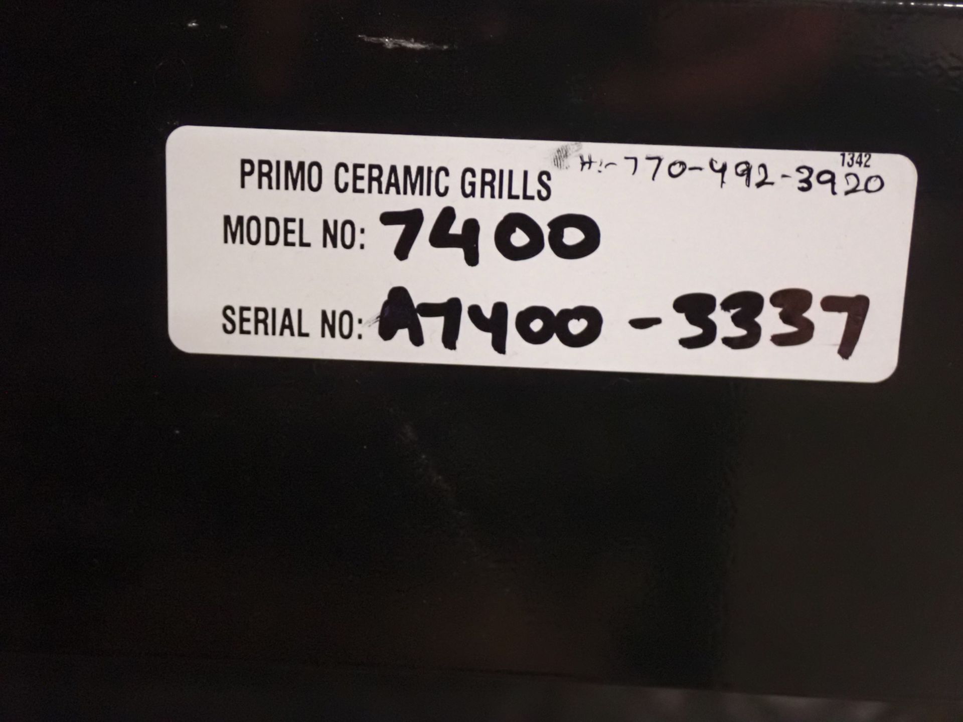 PRIMO PR7400 OVAL JUNIOR 200 ALL-IN-ONE CERAMIC CHARCOAL GRILL / SMOKER W/ PORTABLE STAND (MSRP $2, - Image 4 of 4