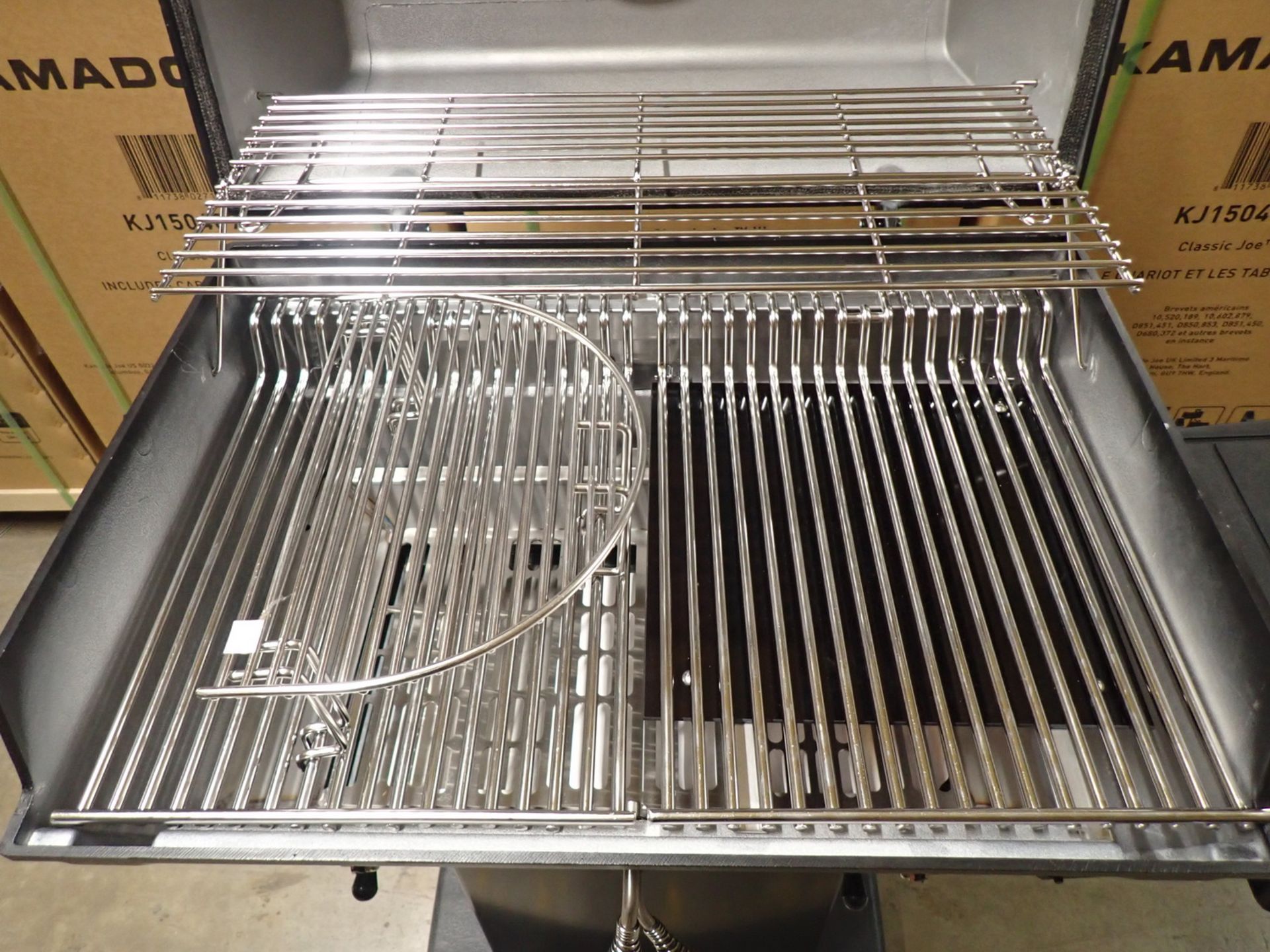 BROILMASTER C3 CHARCOAL GRILL W/ STAINLESS STEEL GRID & STAND (MSRP $1,150) - Image 3 of 6