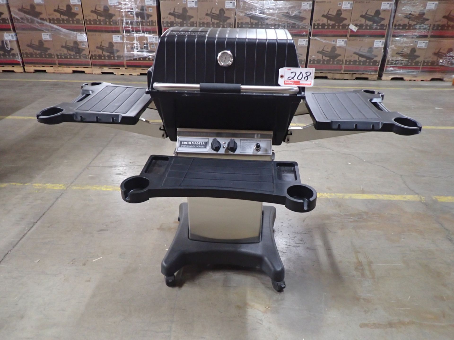 BROILMASTER H4X DELUXE PROPANE GRILL W/ S/S GRID & STAND (MSRP $1,200) (NEEDS BOTTLE HOSE ASSEMBLY)