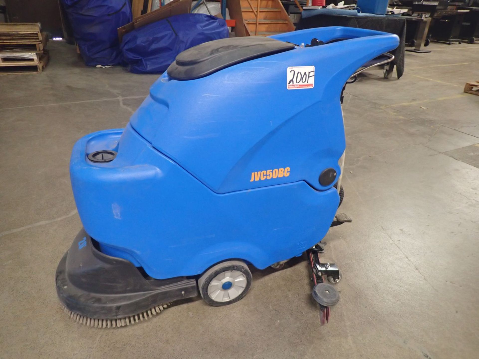 JOHNNY VAC JVC50BC 20" COMMERCIAL FLOOR CLEANER (NEEDS BATTERIES)