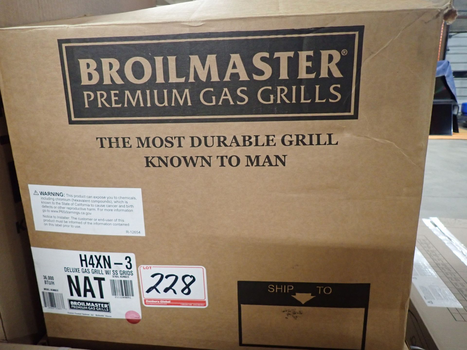 BROILMASTER H4XN-3 DELUXE NATURAL GAS GRILL W/ S/S GRID (NO BOX) (MSRP $1,100)