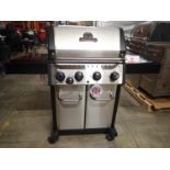 BROIL KING CROWN S-440 4-BURNER PROPANE BBQ W/ SIDE BURNER (MRSP $960)