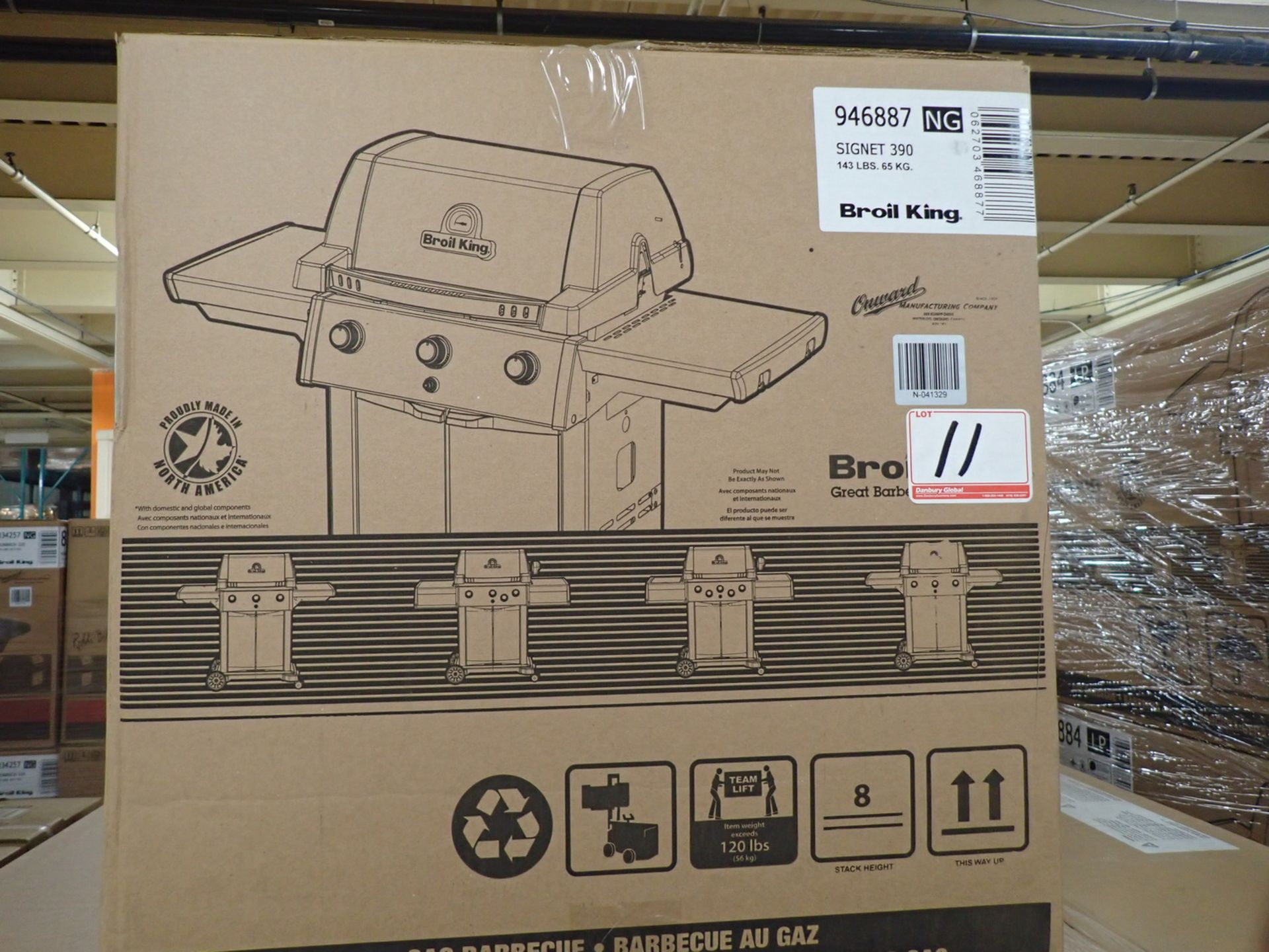 BROIL KING SIGNET 390 3-BURNER NATURAL GAS BBQ W/ SIDE & ROTISSERIE BURNERS (NEW IN BOX) (MSRP $