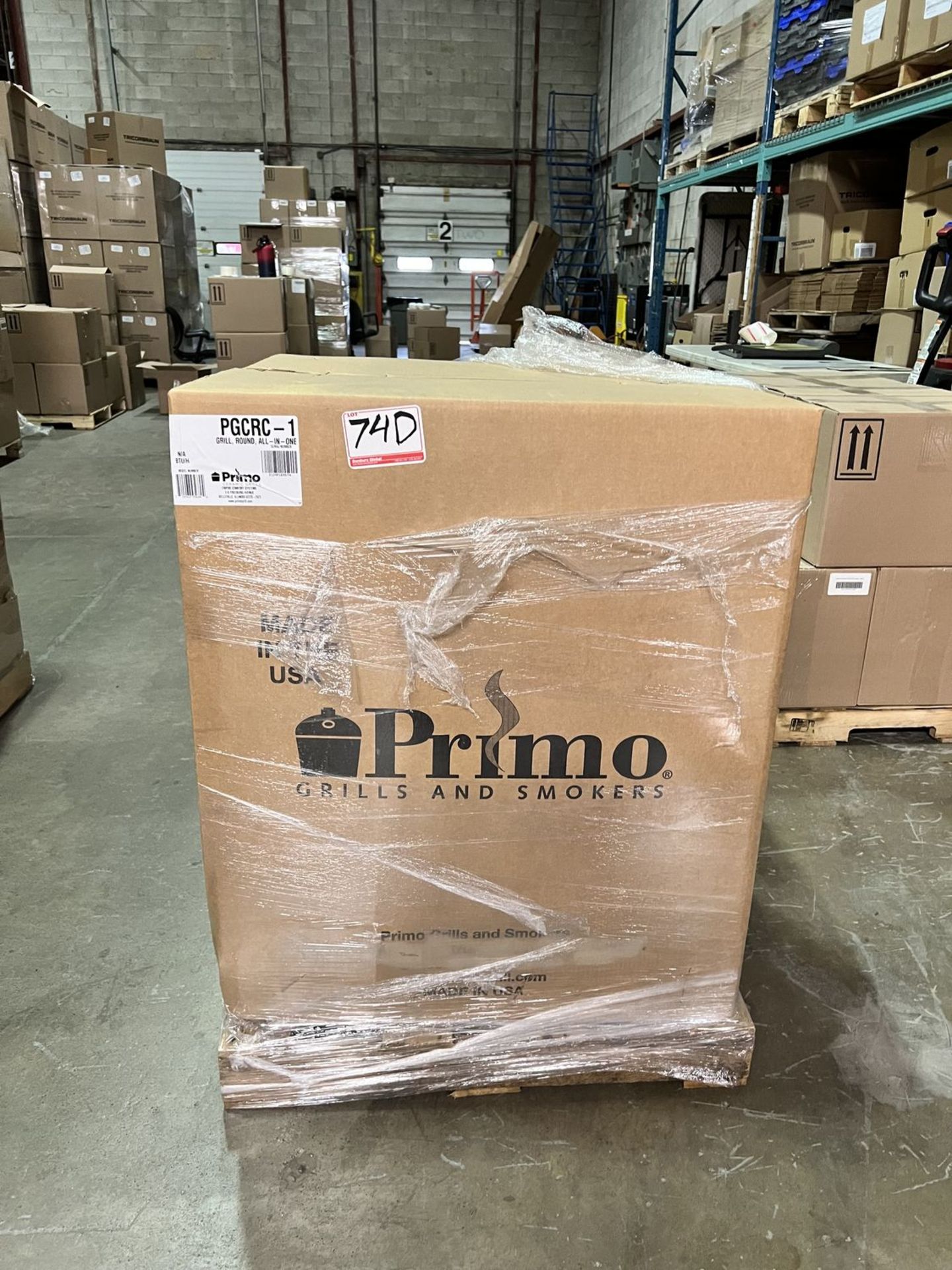 PRIMO PGCRC ROUND ALL-IN-ONE CERAMIC CHARCOAL GRILL / SMOKER (MSRP $1,600) (NEW IN BOX)