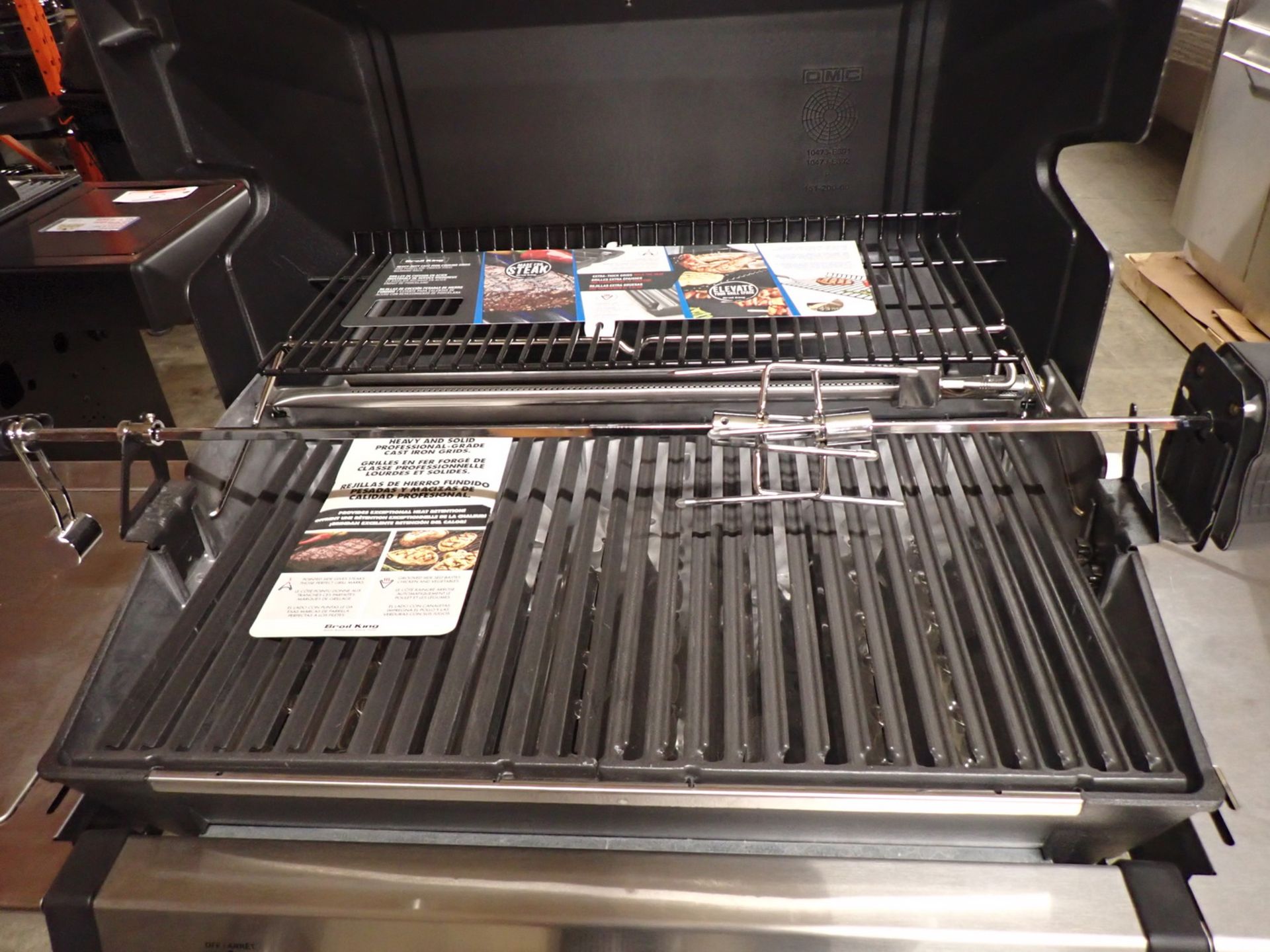 BROIL KING SIGNET 390 3-BURNER PROPANE BBQ W/ SIDE & ROTISSERIE BURNERS & ROTISSERIE ADD-ON (MSRP $ - Image 2 of 6