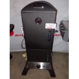 BROIL KING 9236-17 VERTICAL (PROPANE) GAS SMOKER (MSRP $800)