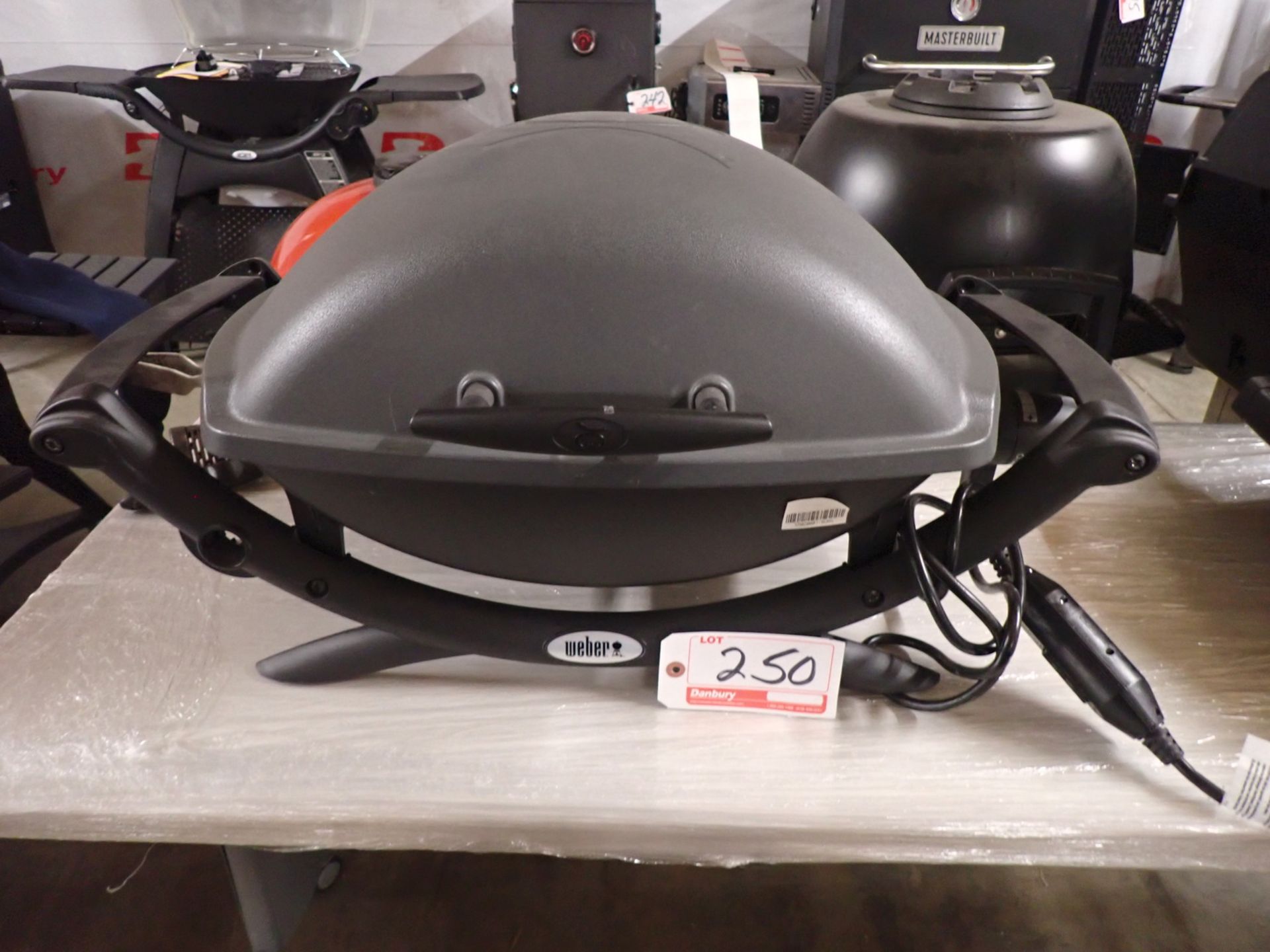 WEBER Q2400 ELECTRIC TABLE TOP GRILL (USED)