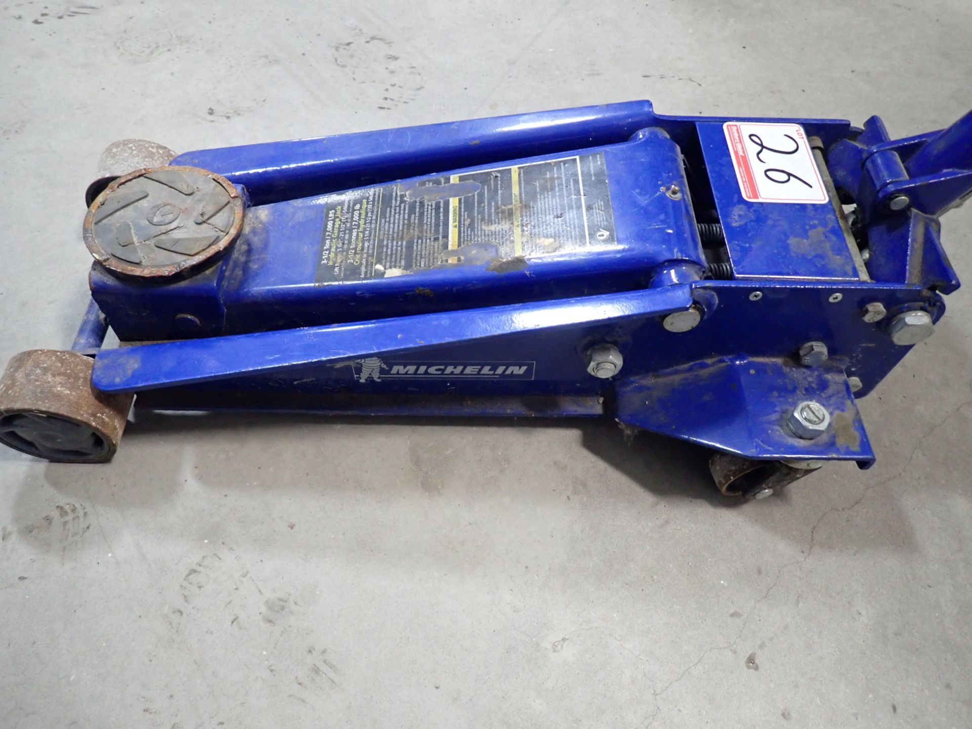 MICHELIN 3.5-TON HYDRAULIC FLOOR JACK - Image 2 of 3