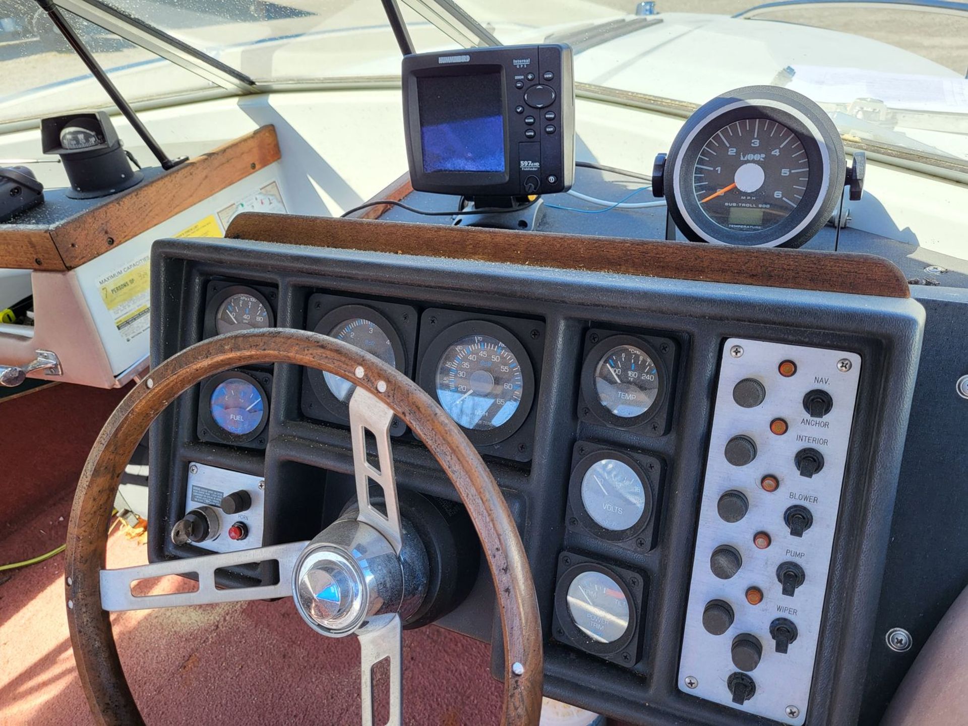 CRESTLINER RAMPAGE POWERBOAT INBOARD/OUTBOARD V6 4.3HM (TOP/BOTTOM REBUILT) HIN NORO83961485 (1985) - Image 5 of 11