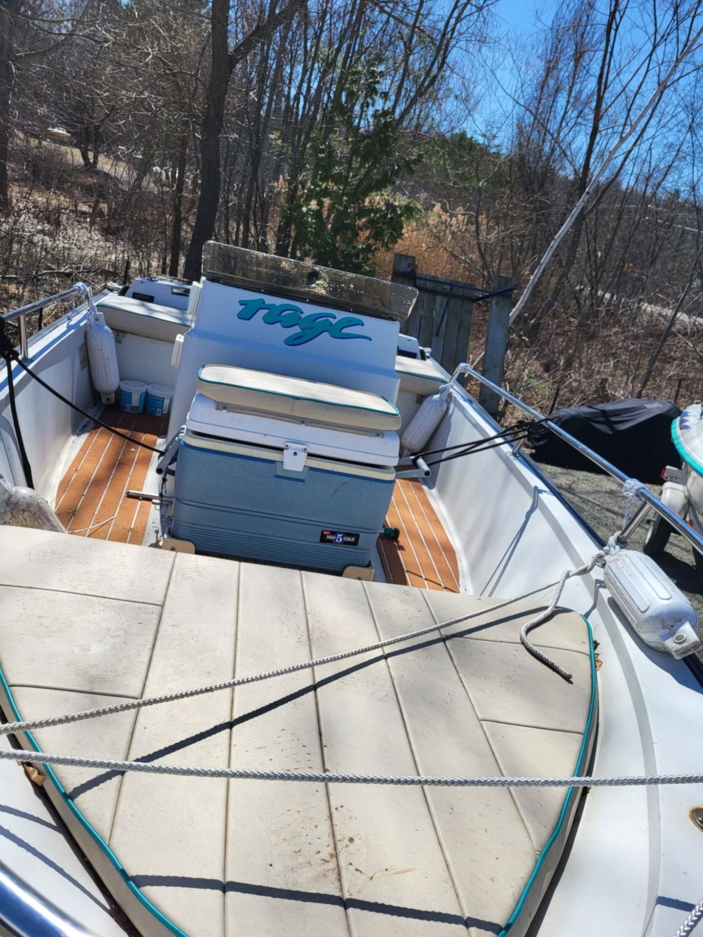 BOSTON WHALER RAGE CENTER CONSOLE BOAT (14'L) W/ YAMAHA 90 HP JET MOTOR, HIN VWCGA412F292 (1992) C/W - Image 2 of 18