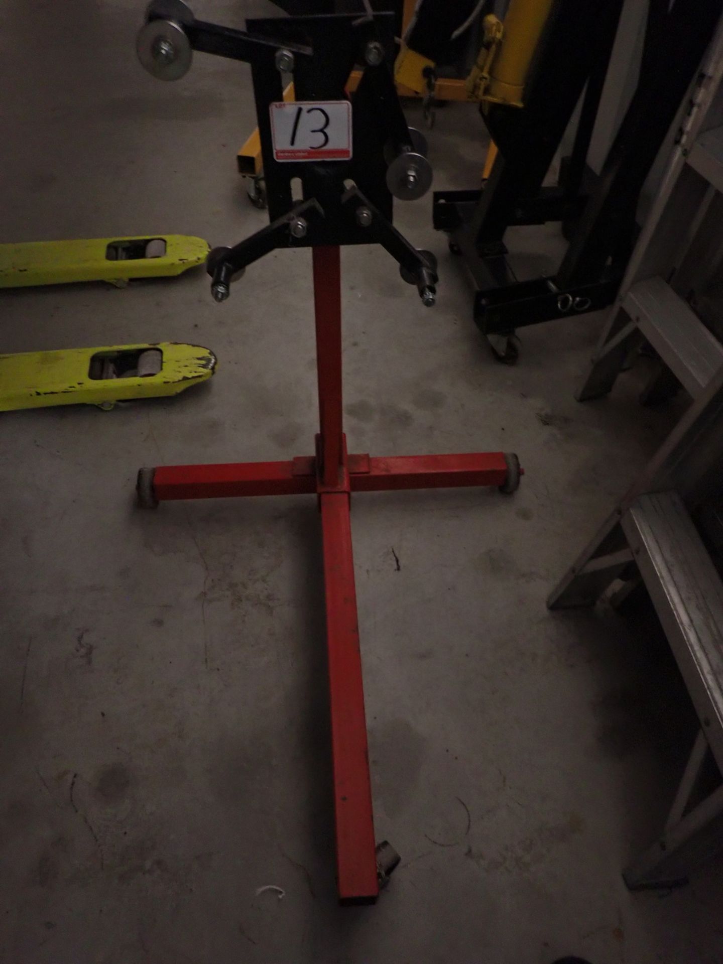 BIG RED 750LBS CAP PORTABLE ENGINE STAND - Image 3 of 5