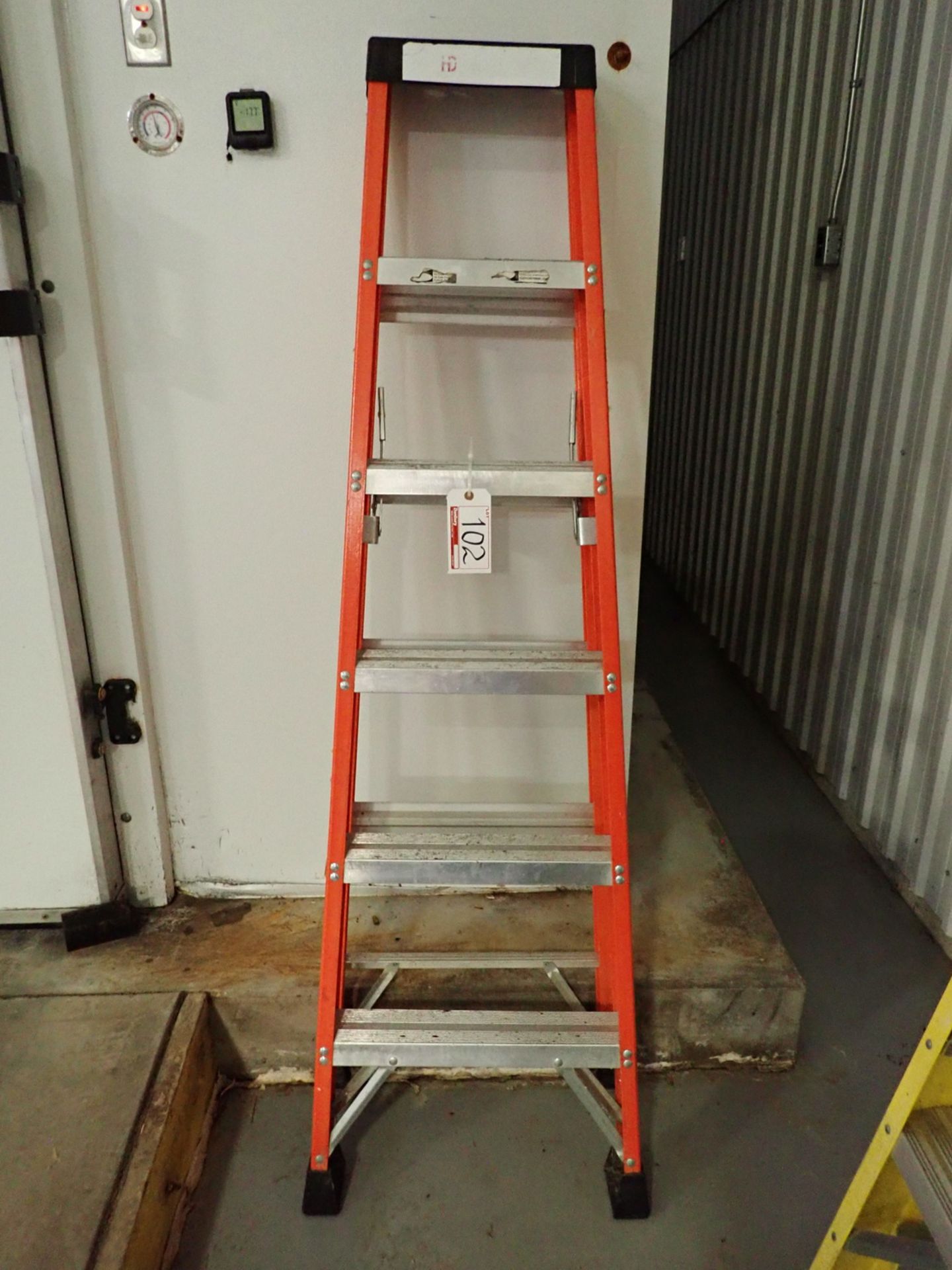 HD PRO 6' A-FRAME LADDER