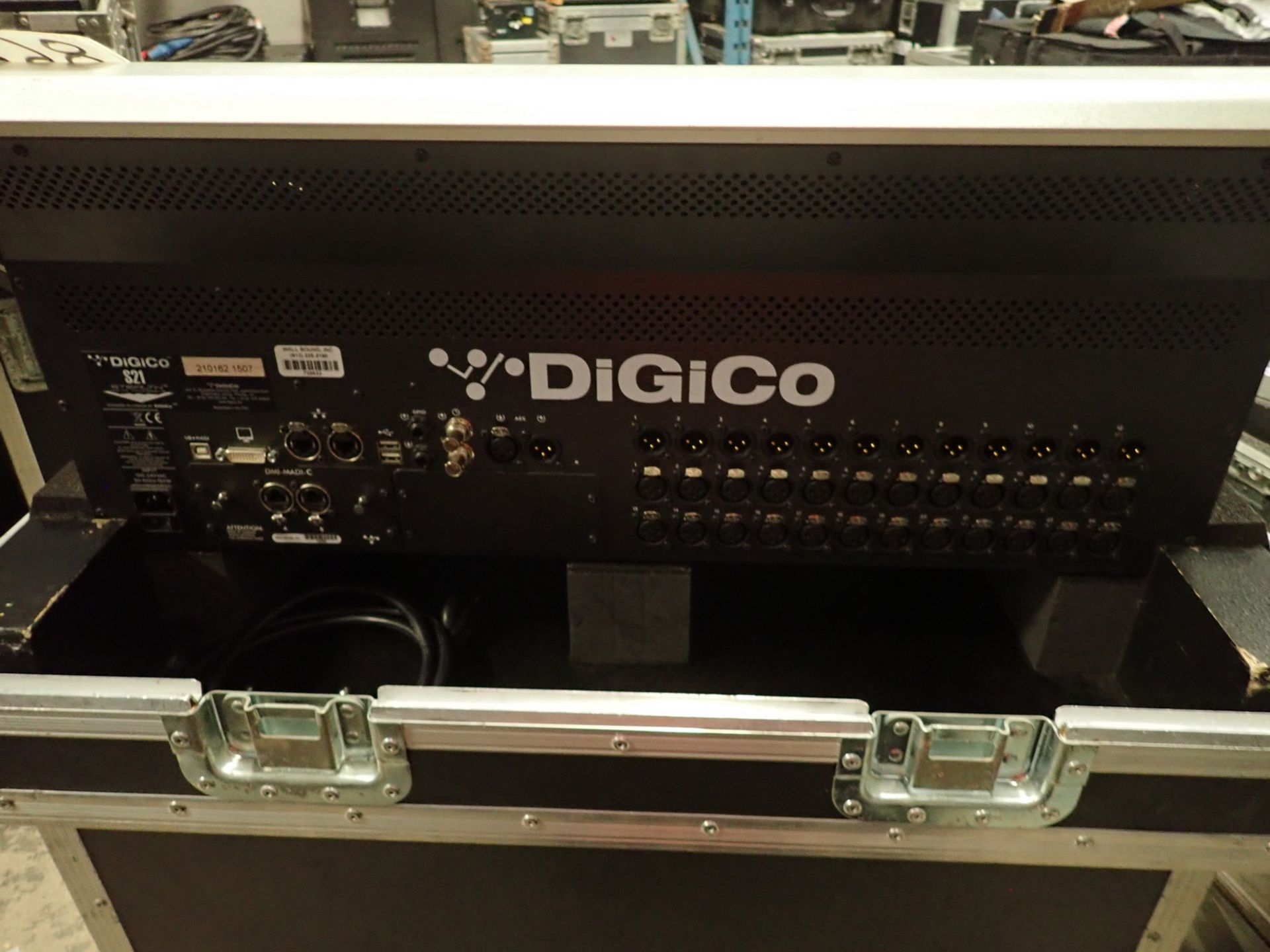 DIGICO S21 STEALTH 24-CHANNEL DIGITAL MIXING CONSOLE C/W DMI-MADA-C CARD S/N 210162 1507, HARD CASE - Bild 3 aus 4