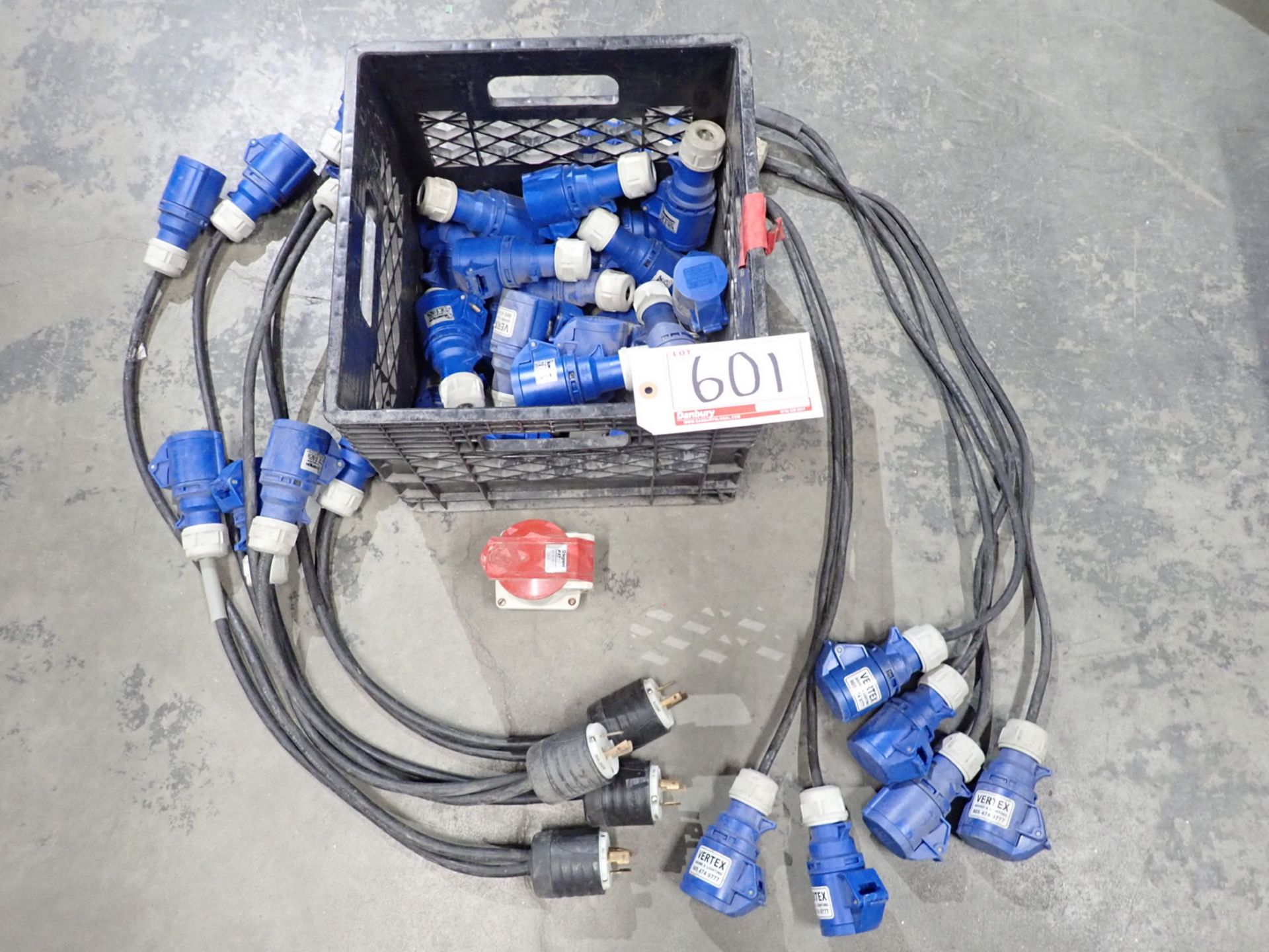 LOT - 20 AMP 250V PCE TYPE 213 ELECTRICAL CONNECTORS