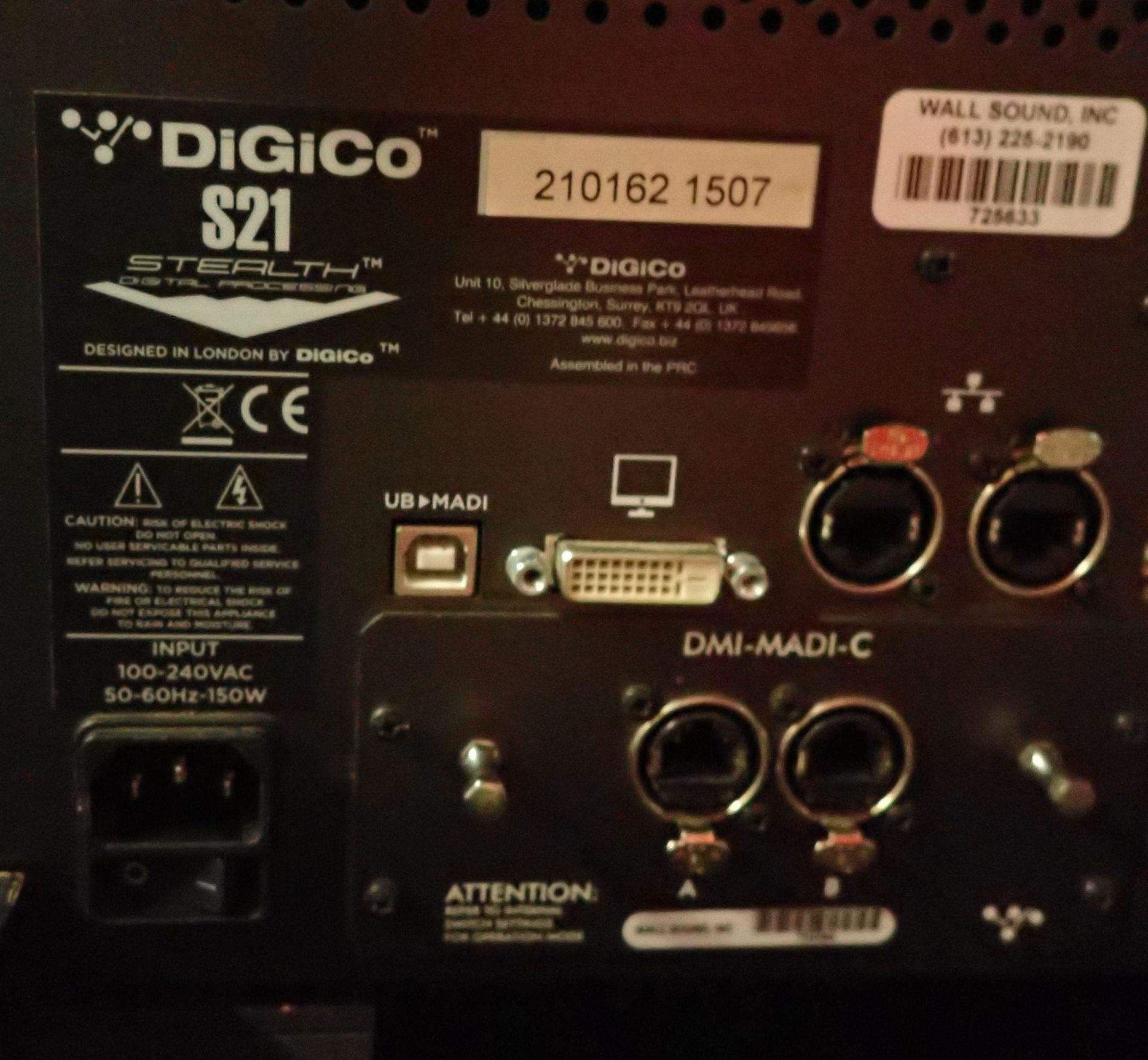 DIGICO S21 STEALTH 24-CHANNEL DIGITAL MIXING CONSOLE C/W DMI-MADA-C CARD S/N 210162 1507, HARD CASE - Bild 4 aus 4
