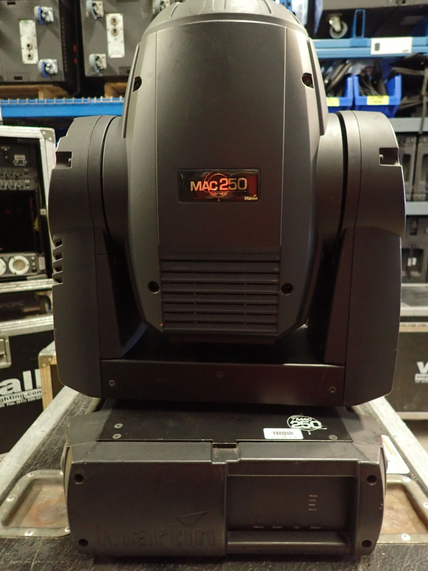 UNITS - MARTIN MAC 250 ENTOUR MOVING HEAD FIXTURE C/W ROLLING HARD CASE - Image 2 of 5