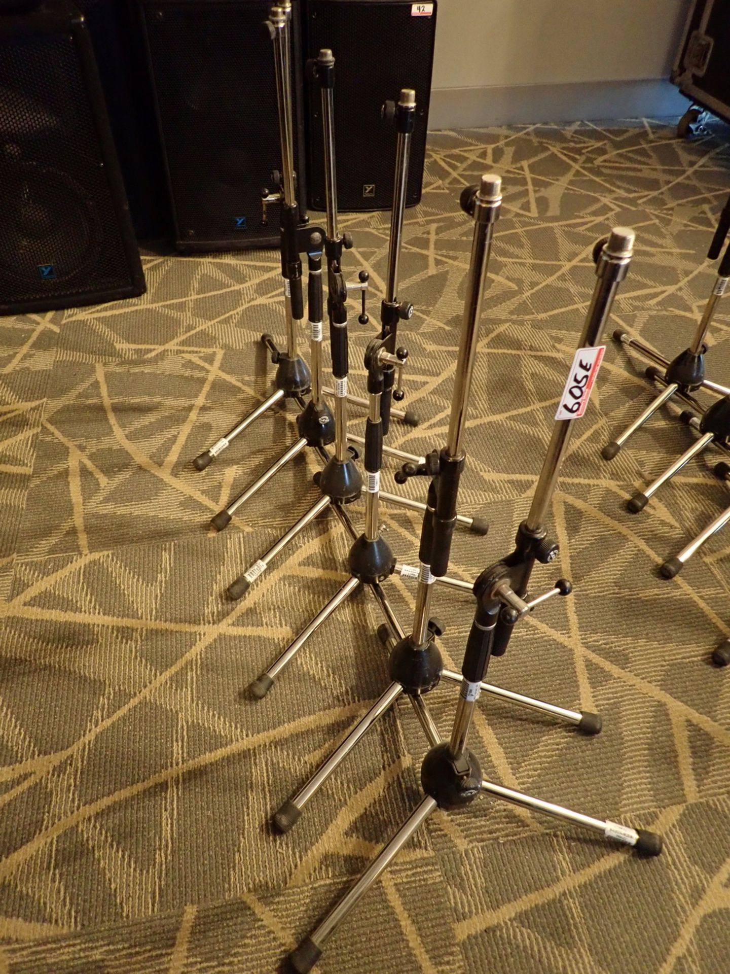 UNITS - K & M 259 SHORT CHROME MIC STANDS