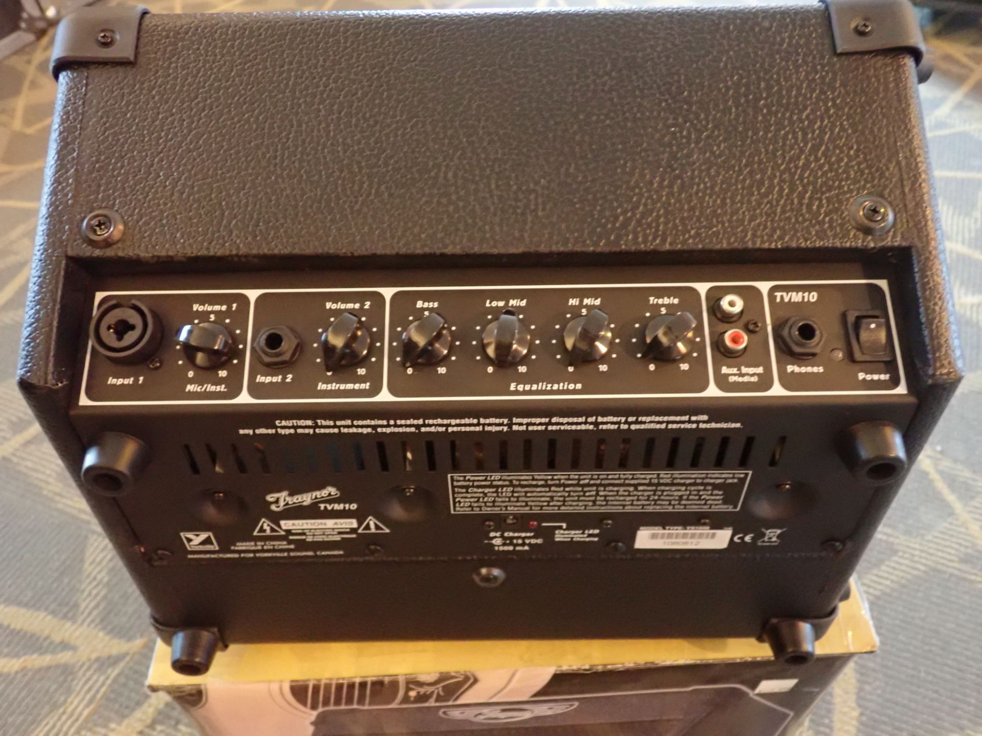 TRAYNOR TVM10 BATTERY POWERED AMPLIFIER - Image 2 of 2