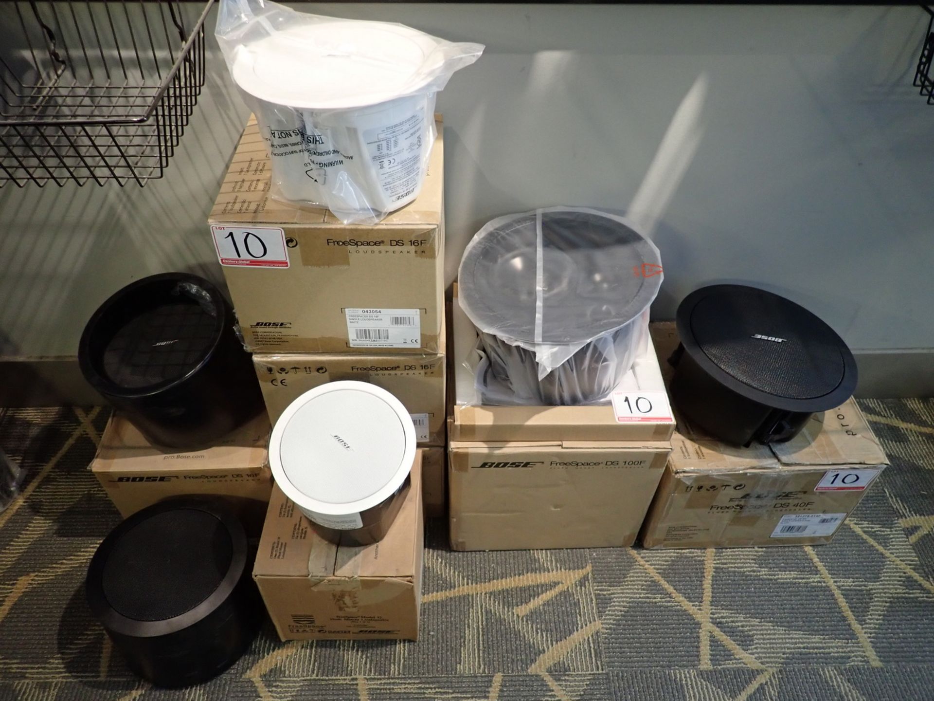 LOT - ASSORTED BOSE FREE SPACE DS 16F, DS100F, DS40F FLUSH MOUNT SPEAKERS