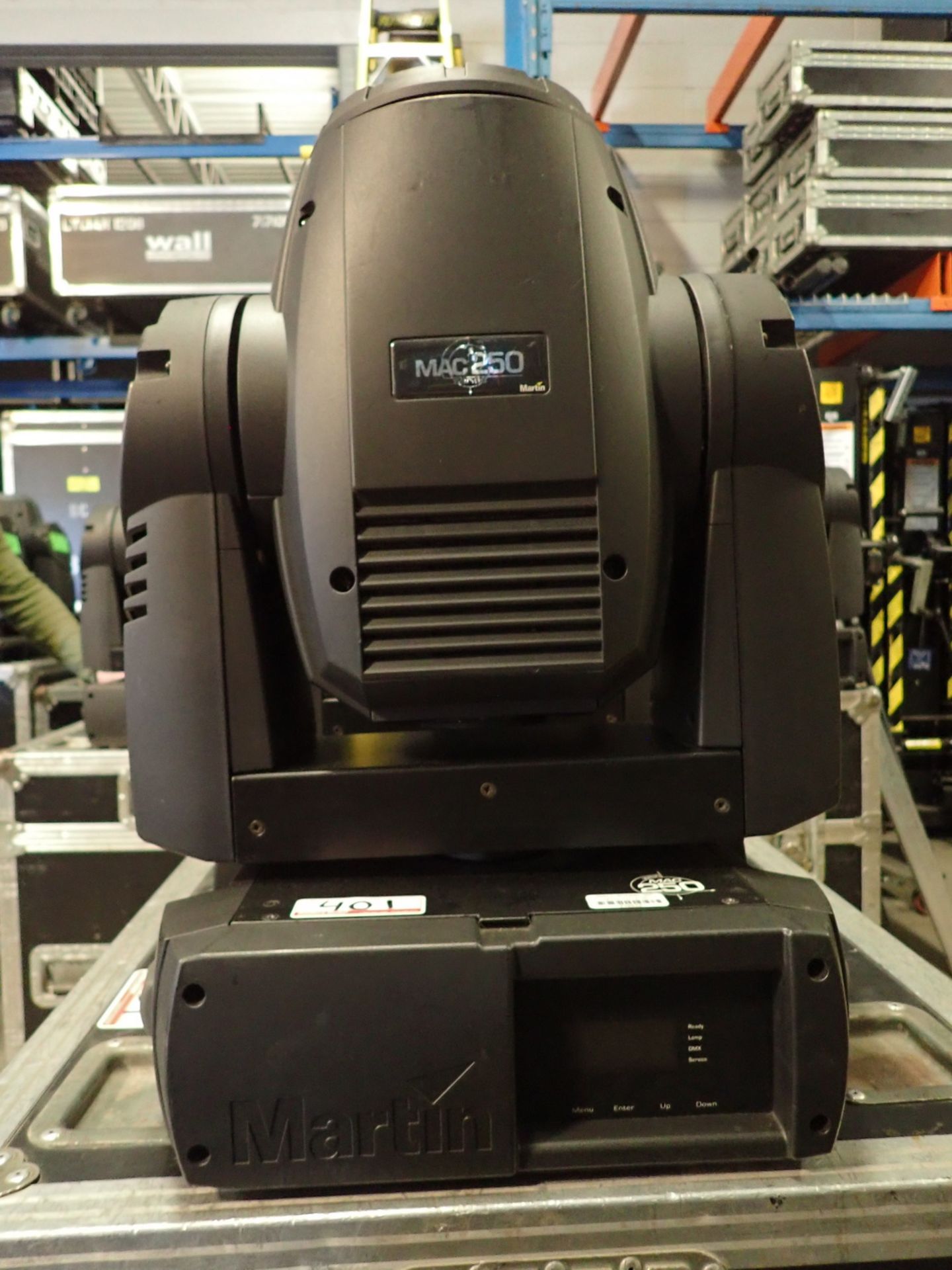 UNITS - MARTIN MAC 250 WASH MOVING HEAD FIXTURE C/W ROLLING HARD CASE - Image 3 of 3