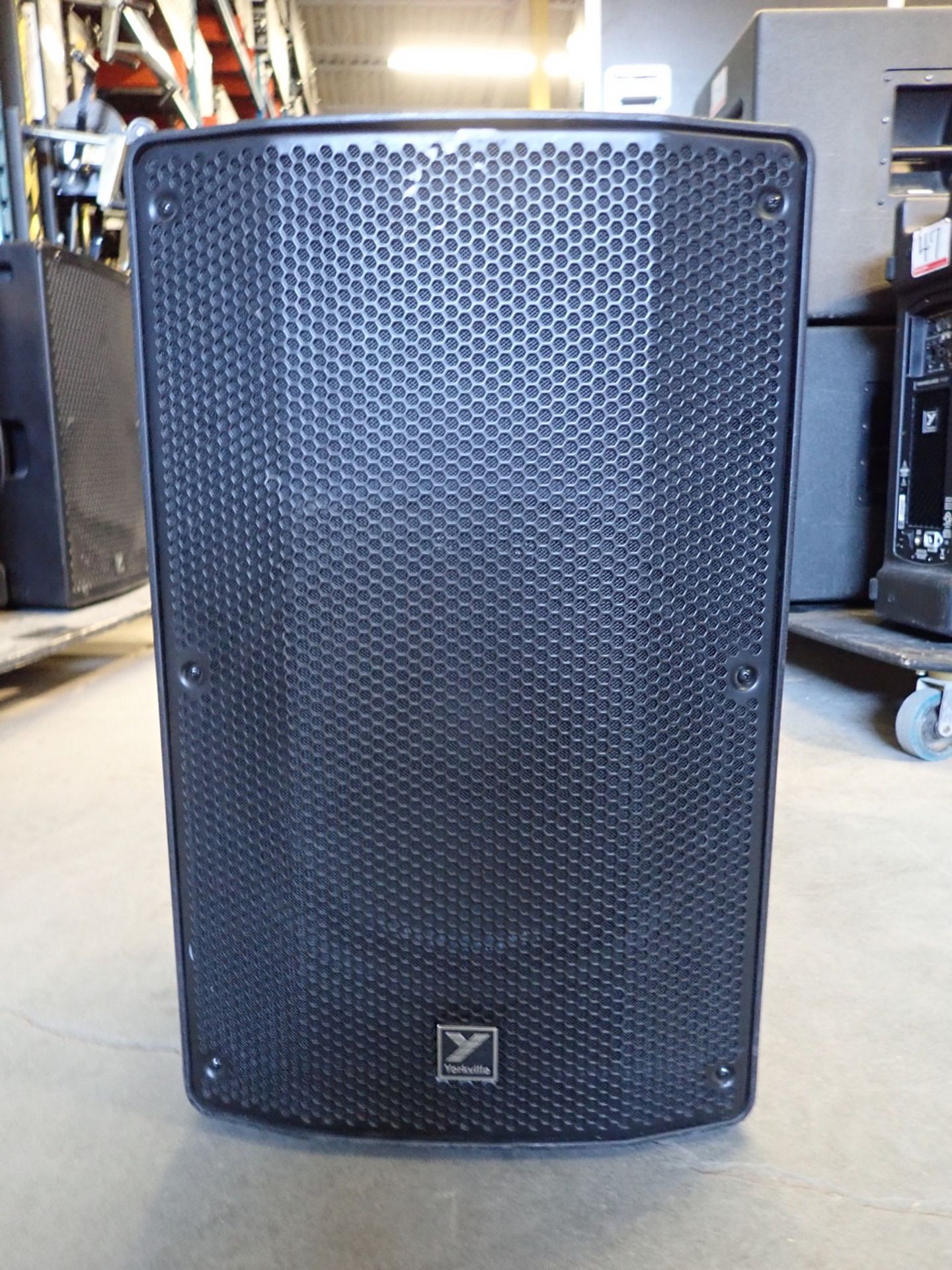 UNITS - YORKVILLE YXL 12P 1000WATT BI- AMP POWERED LOUD SPEAKER