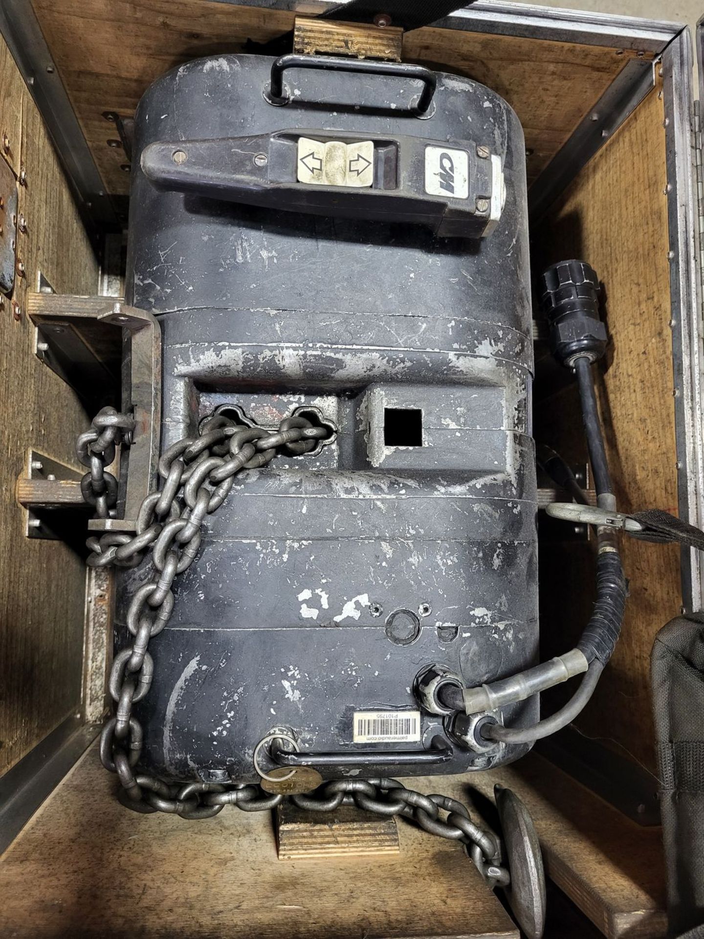 CM 1-TON ELECTRIC CHAIN HOIST C/W ROAD CASE (CURRENTLY CERTIFIED) - Image 3 of 6