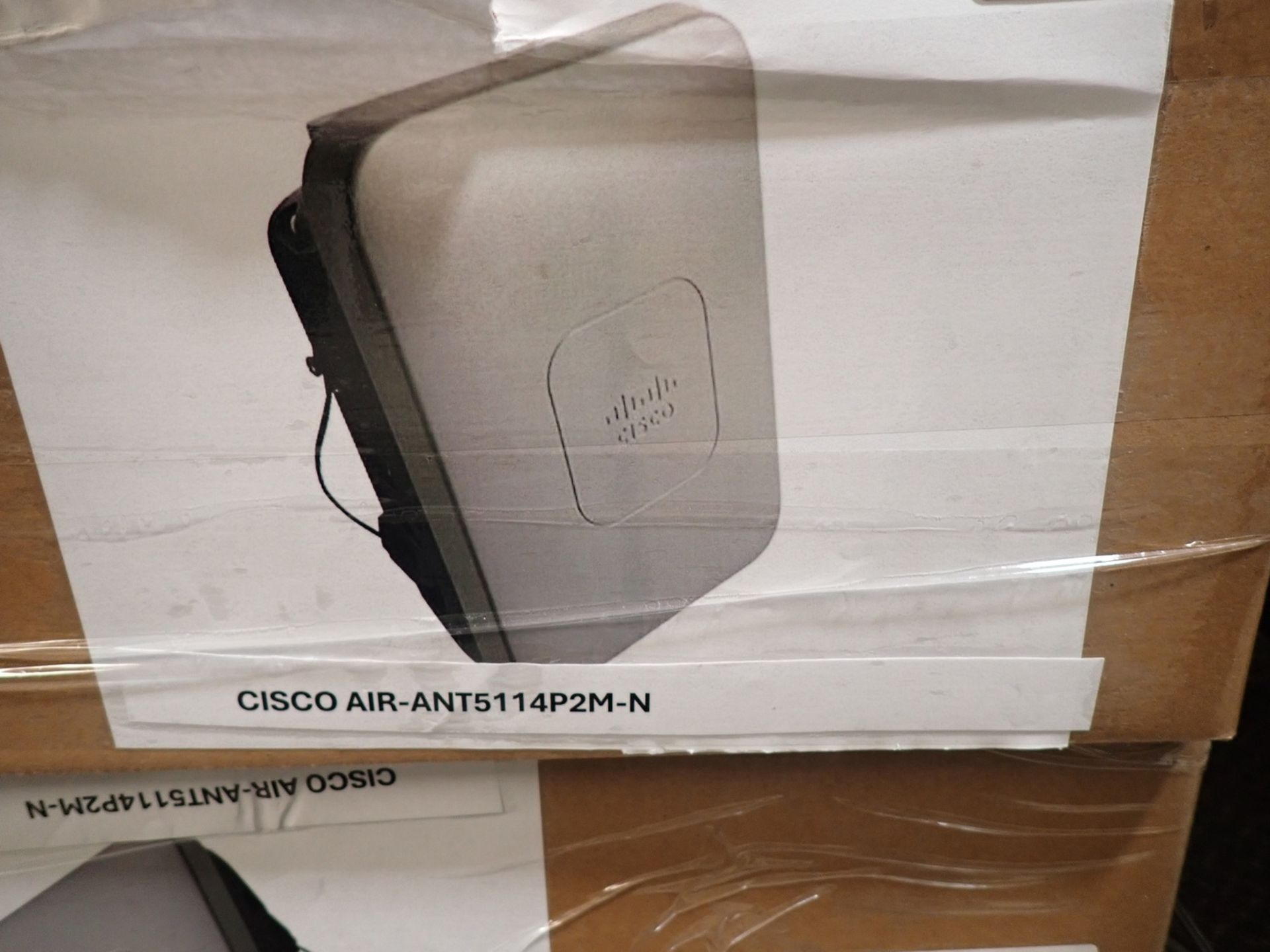 LOT - CISCO (3) AIRONET 5GHZ 14-DBI, (4) AIR-ANT 5114P2N-N DIRECTIONAL ANTENNAS - Image 3 of 3