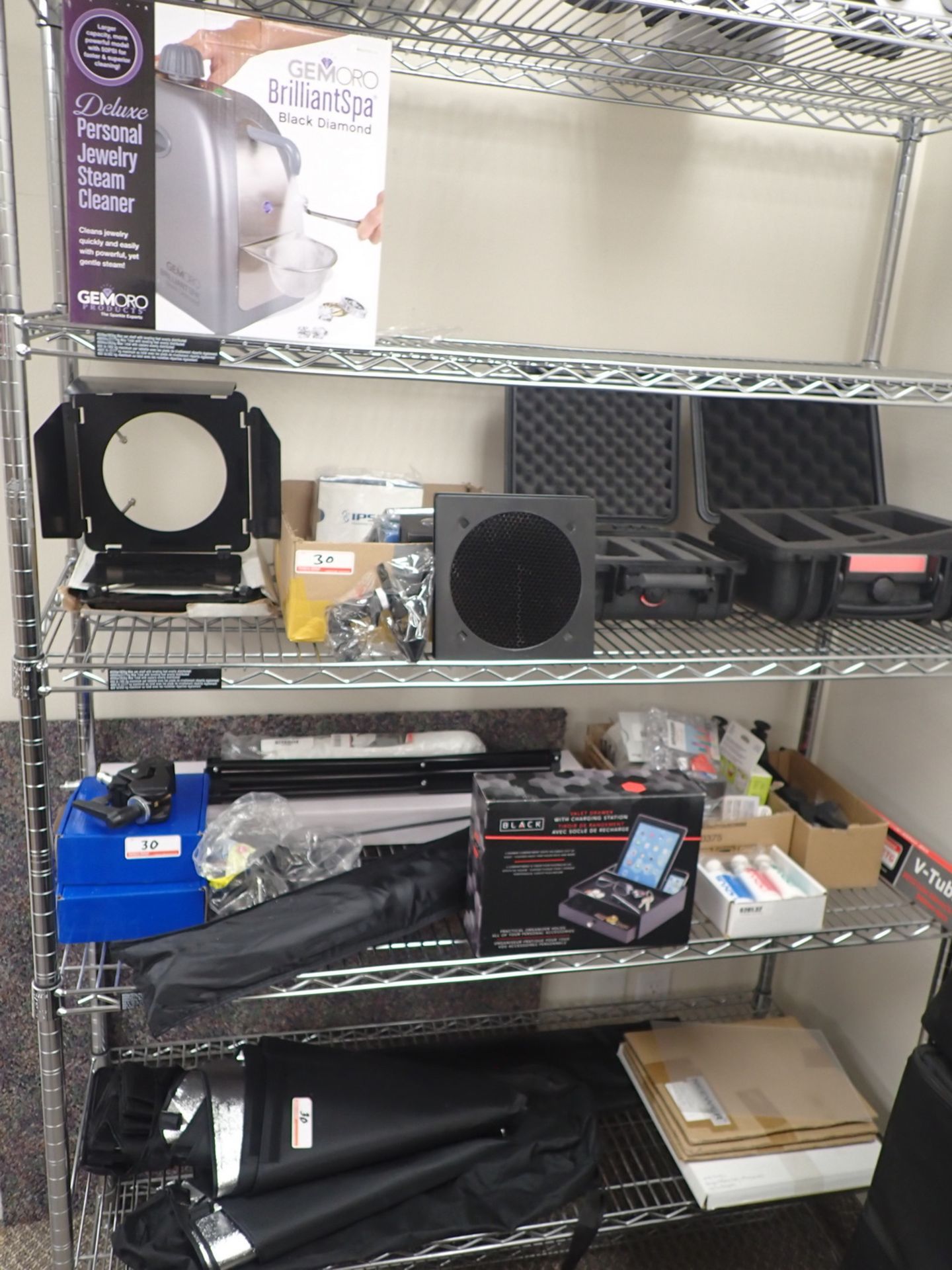 LOT - LIGHT BOXES, CLAMPS, SOFT BOXES, REFLECTORS, JEWELLRY CLEANER, & PROP CLOTHS - Image 2 of 9