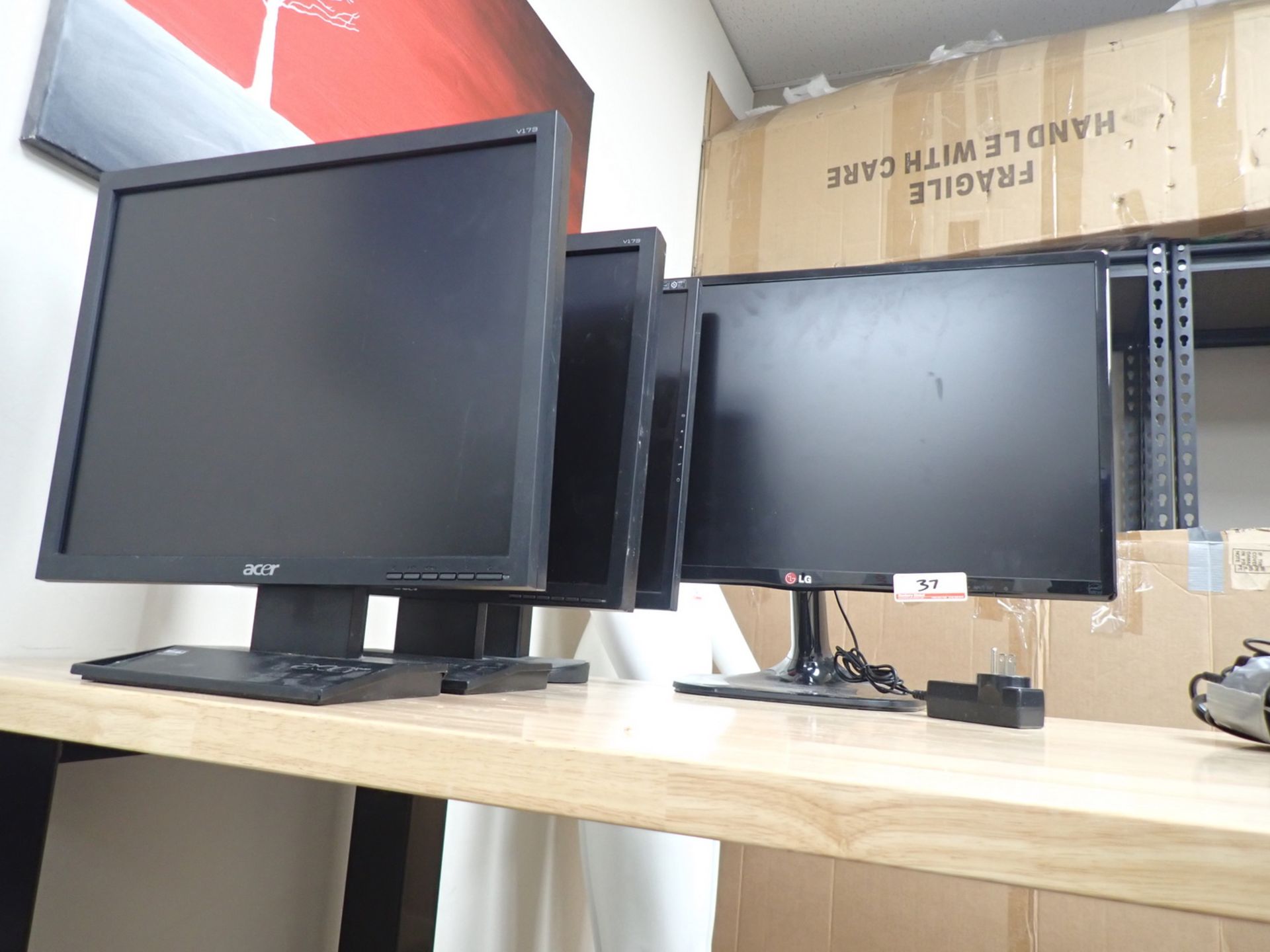 LOT - LG & ACER ASSTD MONITORS