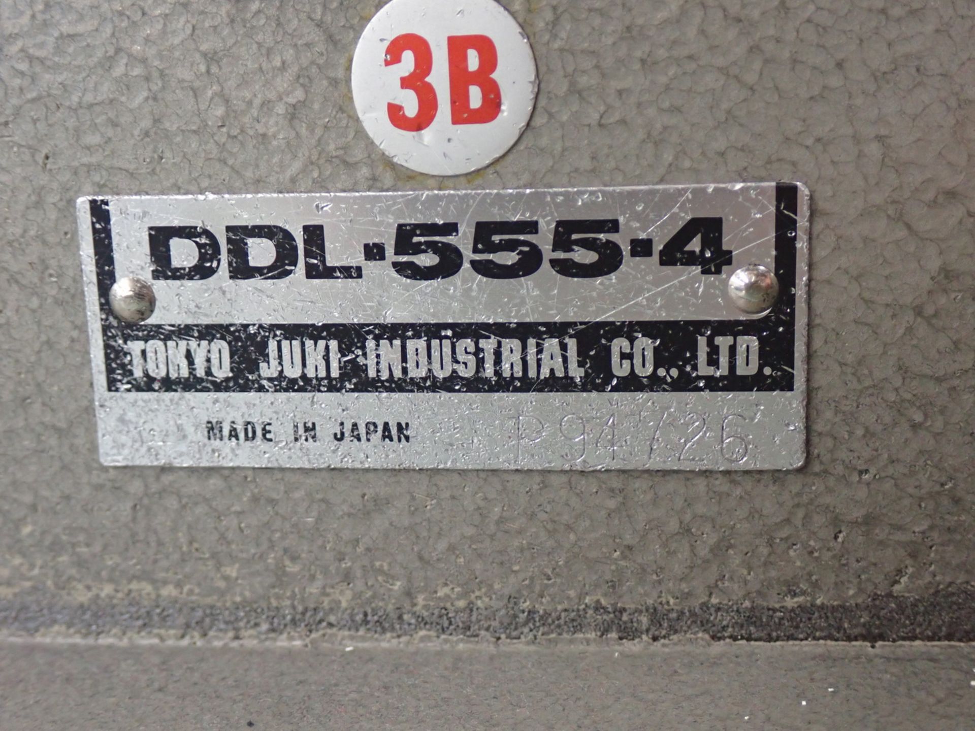 JUKI DDL-555-4 SGLE NEEDLE W/ NEEDLE POSITIONER (220V) - Image 2 of 6