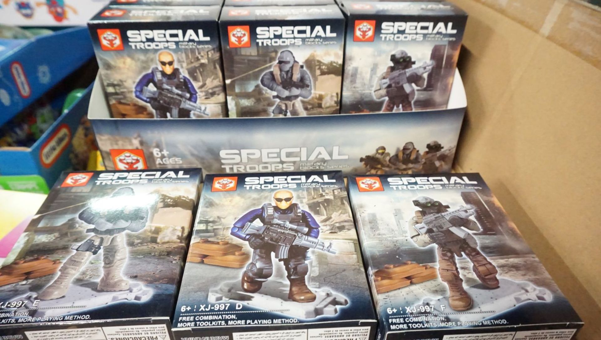 BOXES - SPECIAL TROOPERS MILITARY BLOCK SERIES (12 FIGURES / BOX) (PACKED IN 6 BROWN CASES) - Image 2 of 3