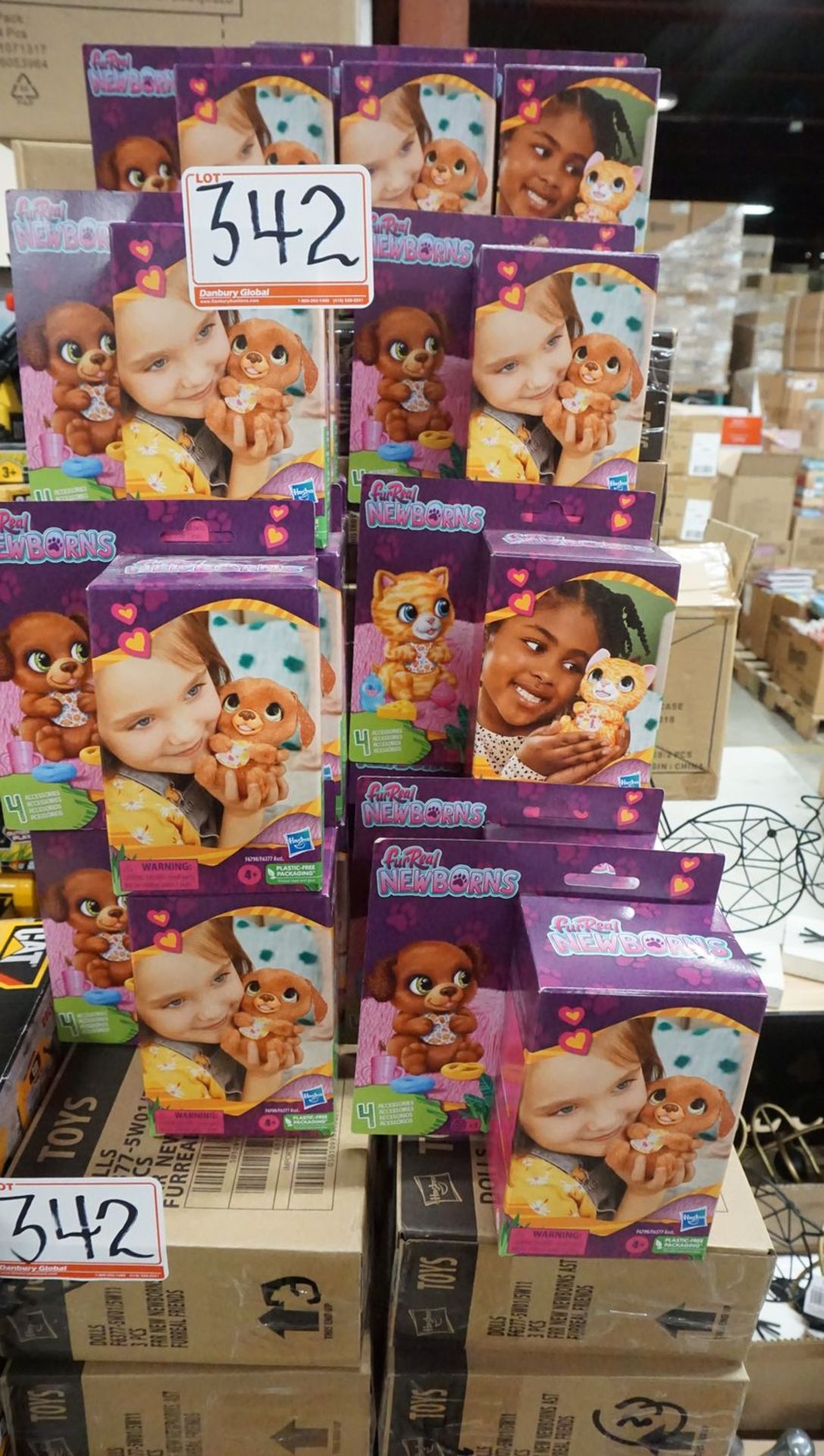 LOT - HASBRO NEW BORNS FRIENDS (104 PCS)