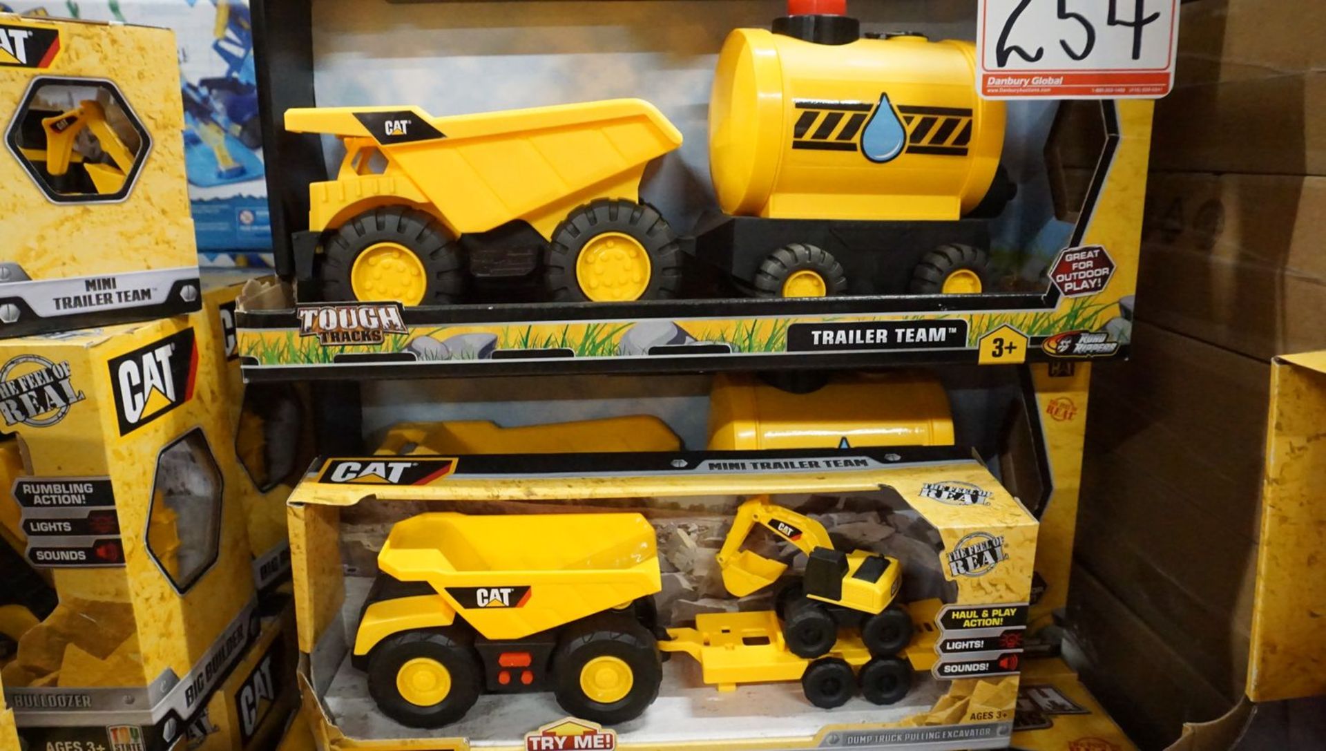 LOT - TOY STATE CATERPILLAR CONSTRUCTION TOYS - BIG BUILDER & MINI TRAILER - Image 3 of 4