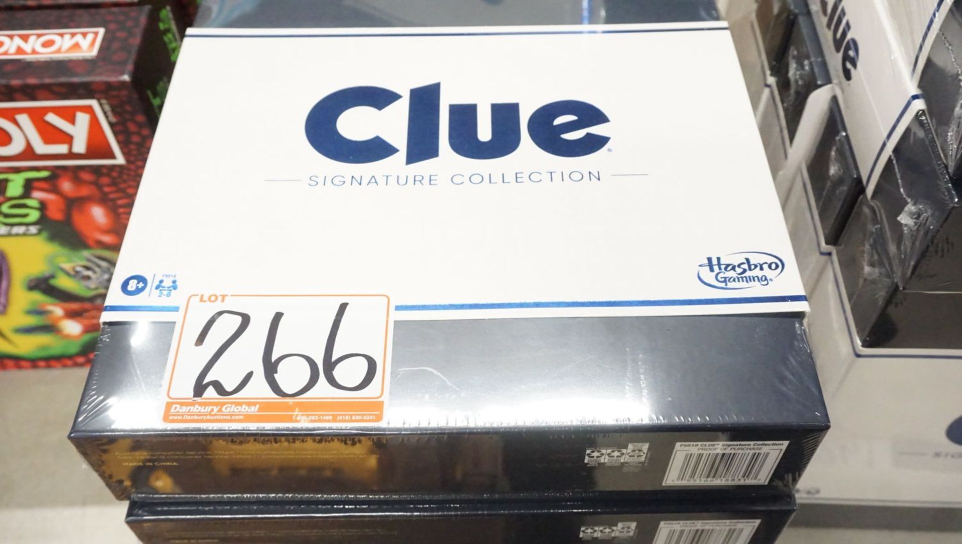 UNITS - HASBRO CLUE SIGNATURE COLLECTION BOARD GAME