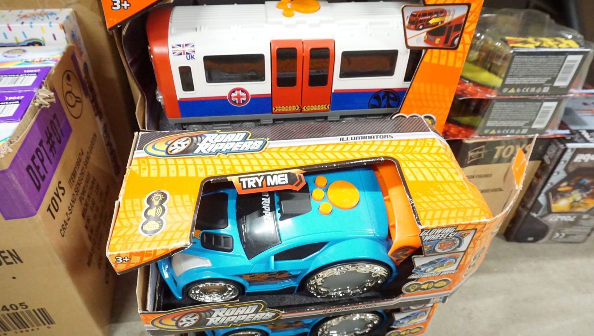 LOT - TOP TOYS FORCE, RESCURE, HOTWHEELS, & PJ MASKS HQ RESCURE, LONDON BUS FLOOR PUZZLES - Image 5 of 7