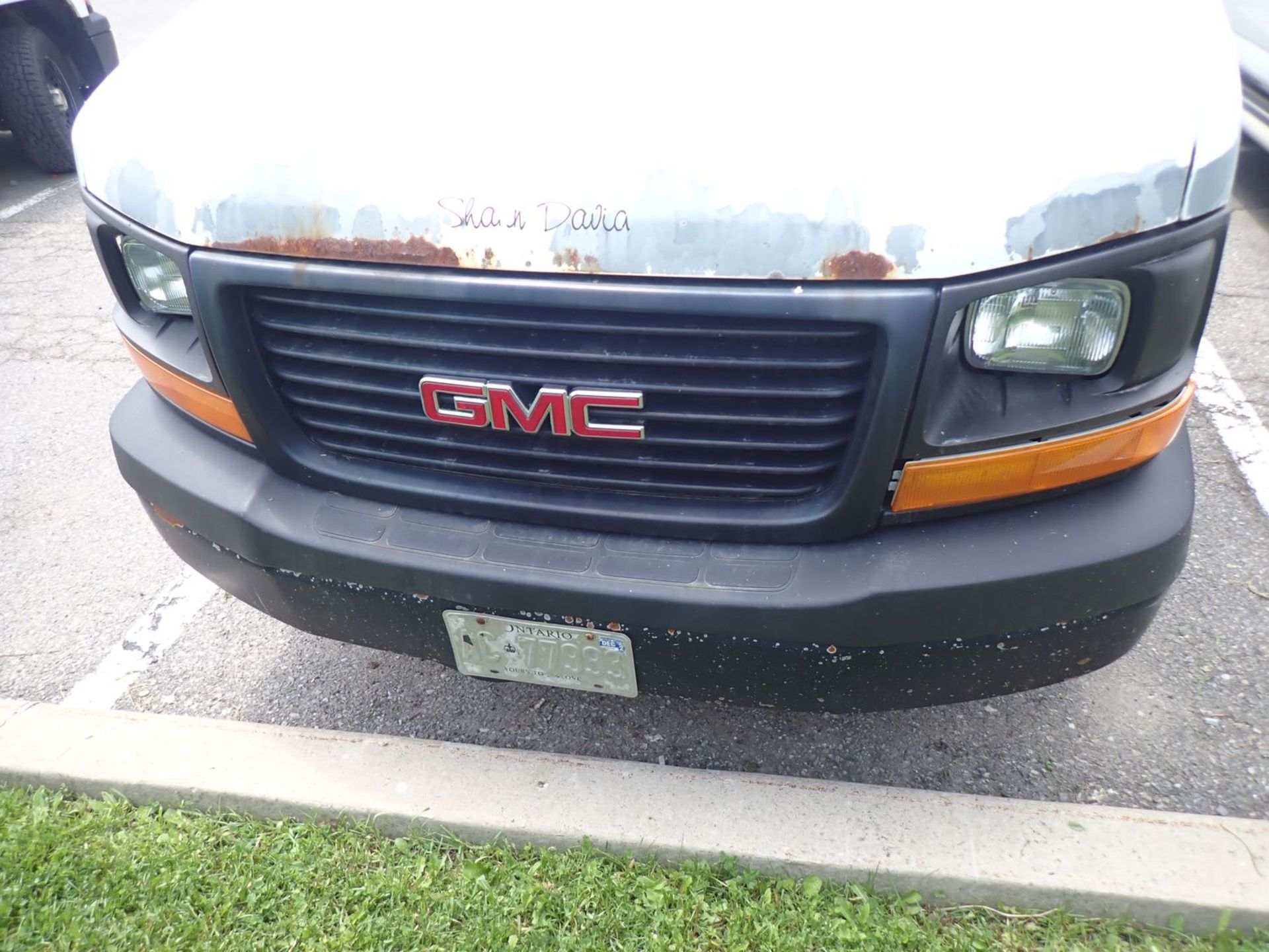 2012 GMC SAVANA 2500 CARGO VAN (135WB), VIN 1GTW7FCA3C1123805 (408,329 KM) (DEAD BATTERY, GAS DOOR - Image 2 of 10