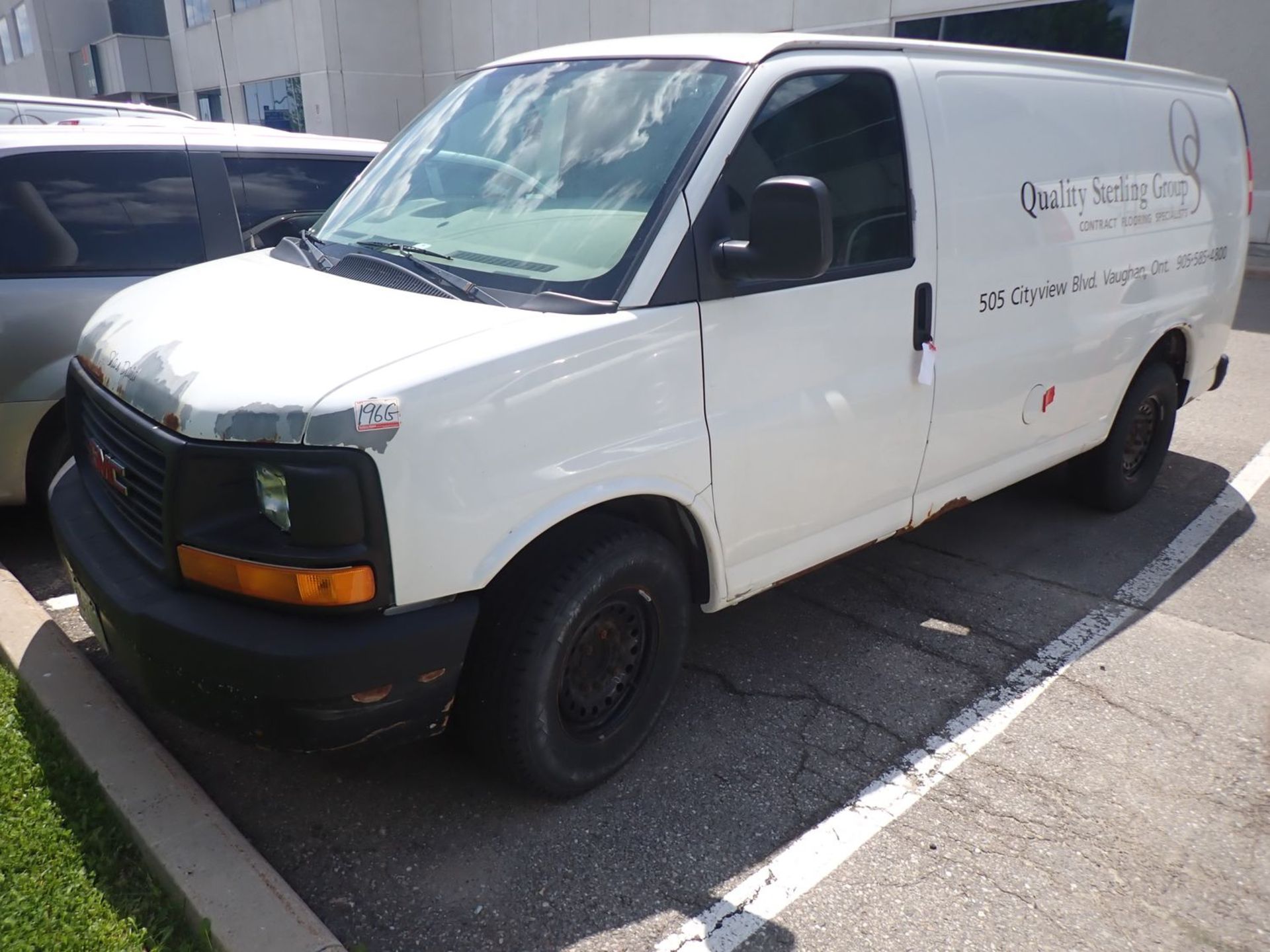 2012 GMC SAVANA 2500 CARGO VAN (135WB), VIN 1GTW7FCA3C1123805 (408,329 KM) (DEAD BATTERY, GAS DOOR - Image 9 of 10