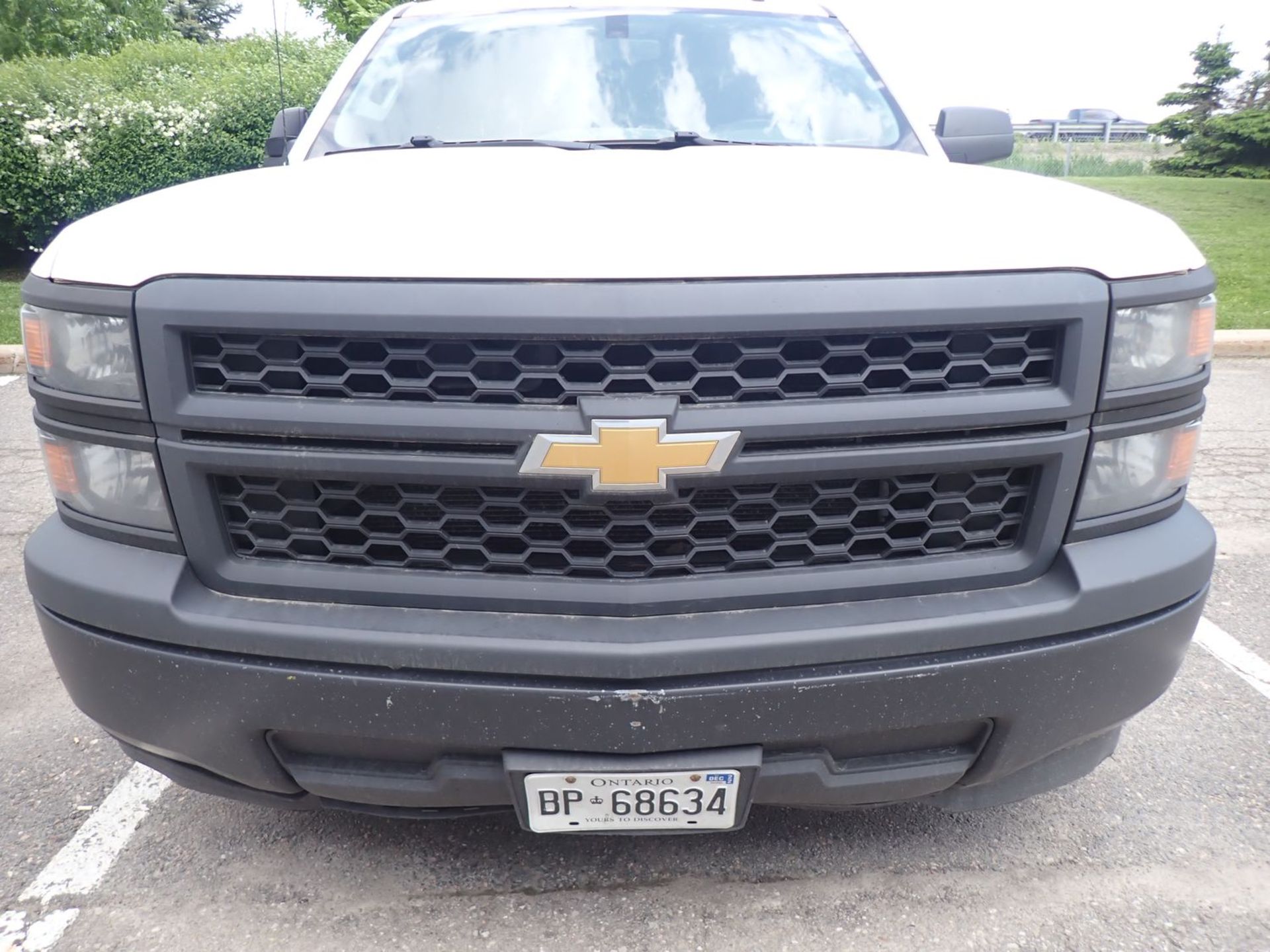 2015 CHEVROLET SILVERADO 1500 DOUBLE CAB 2WD PICKUP TRUCK, VIN 1GCRCPEH1FZ156736 (334,500 KM)(AS IS) - Image 2 of 13