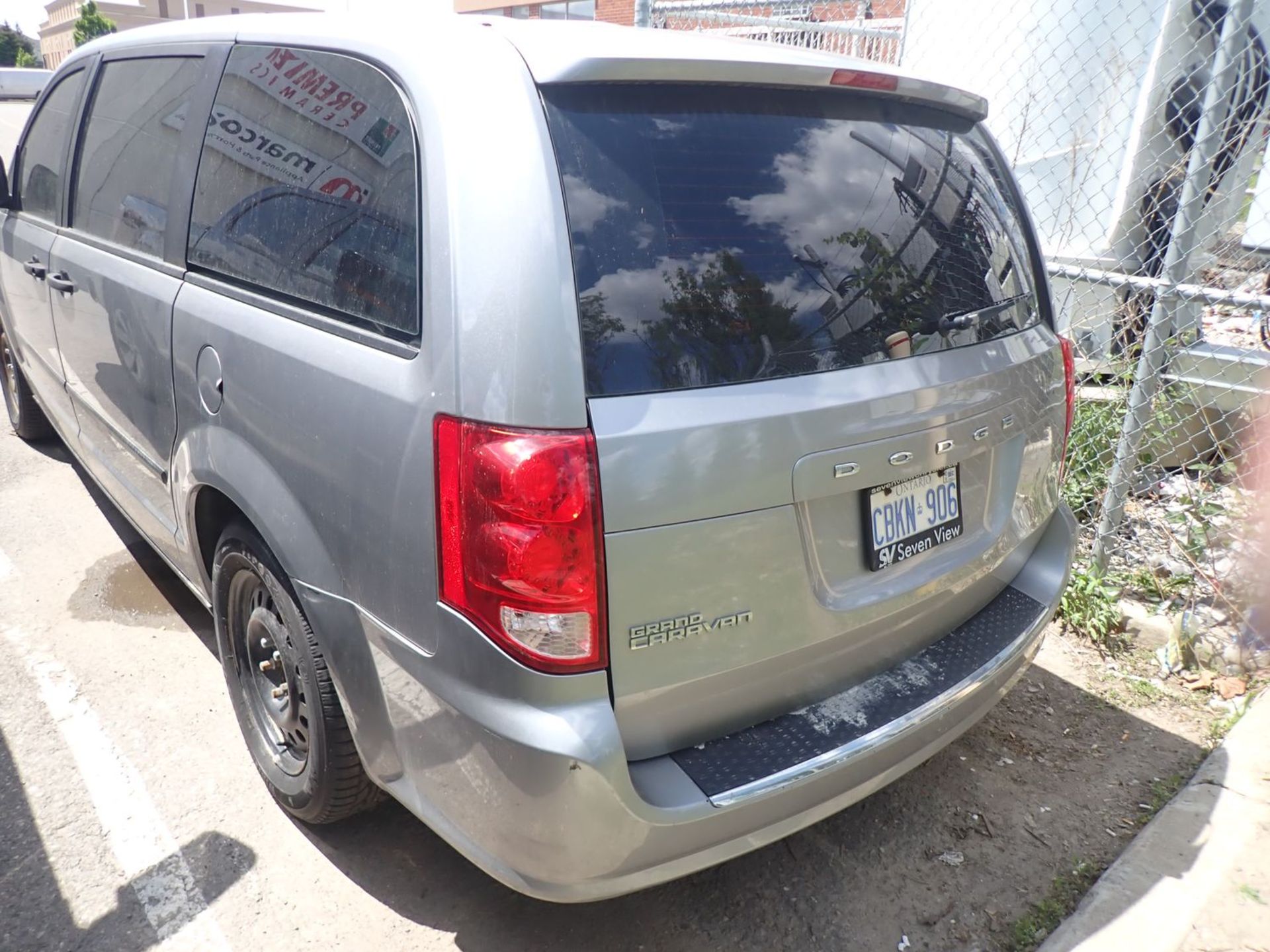 2017 DODGE GRAND CARAVAN CVP MINIVAN, VIN 2C4RDGBG7HR594991 (340,475 KM) (NO DOOR KEY - NEEDS BATTE - Image 5 of 8