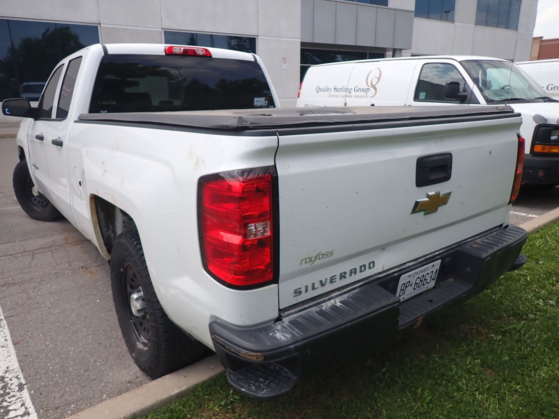 2015 CHEVROLET SILVERADO 1500 DOUBLE CAB 2WD PICKUP TRUCK, VIN 1GCRCPEH1FZ156736 (334,500 KM)(AS IS) - Image 6 of 13