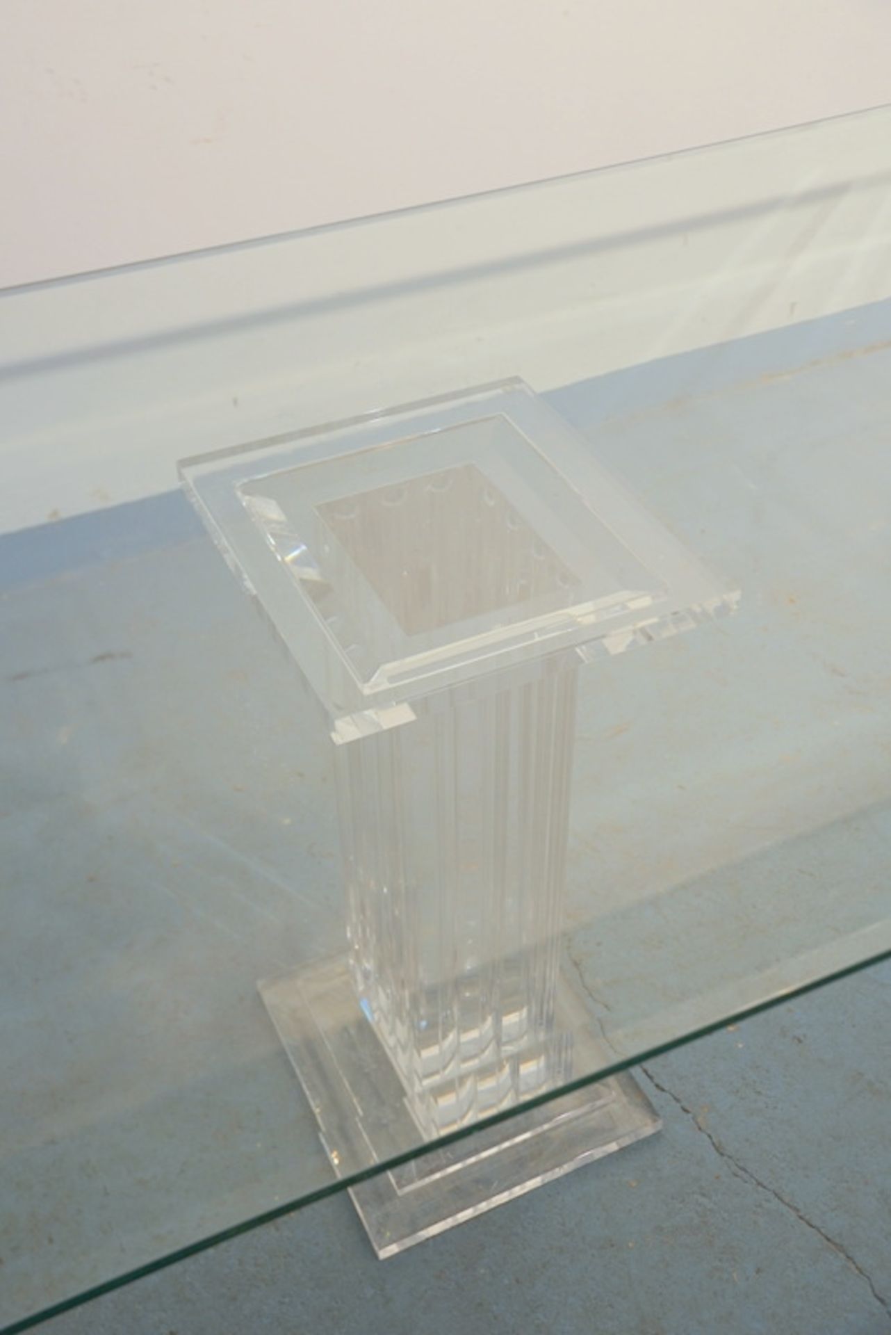 Säulentisch Plexiglas und Glas 80er - Image 3 of 3