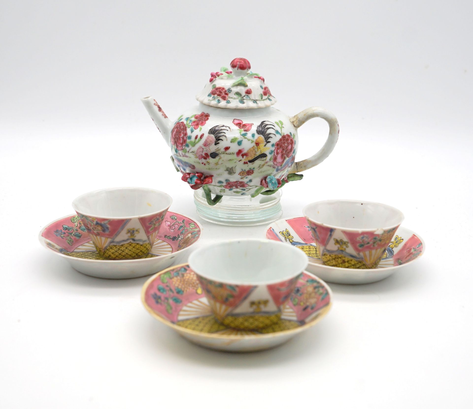 Teekanne mit Hahn und Henne Famille Rose Kangxi