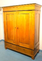 Biedermeier Kirschholzkleiderschrank ca. um 1840