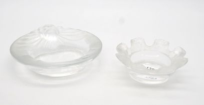 Rene Lalique, Wingen sur Moder: 2 Aschenbecher - Löwenkopf und Cherubine "St. Nicholas"