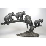 Büschelberger, Anton: 4 spielende Jungbären auf einem Baum
