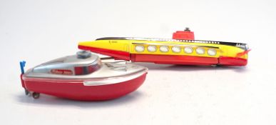 2 Schuco-Modelle: Schnellboot, U-Boot.