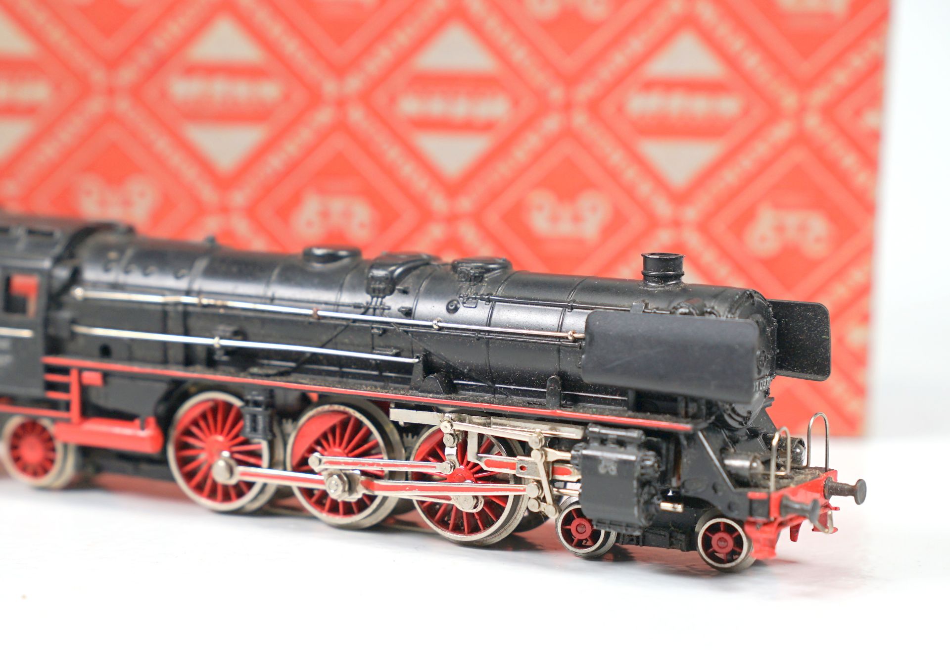 Märklin 1929ff, Gebr. Märklin & Cie., G.m.b.H. Göppingen: F 800 Dampflokomotive mit Schlepptender - Bild 2 aus 2