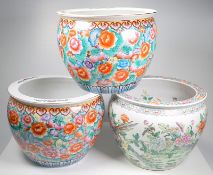 Gruppe großer Blumentöpfe, Japan 20. Jh. 5-teilig