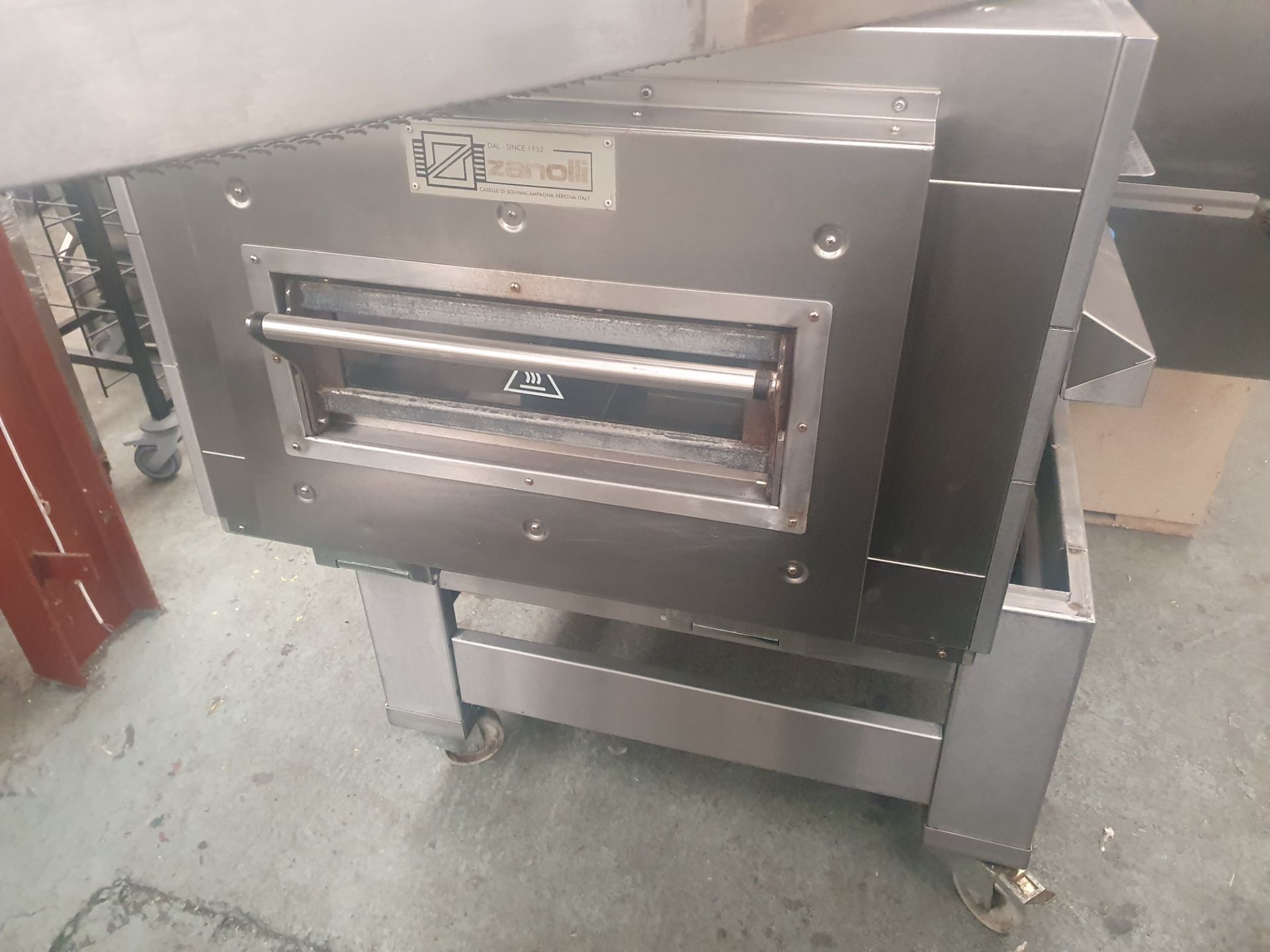 Zanoli 18 Inch Conveyor Belt Single Phase Pizza Oven  - Image 2 of 3