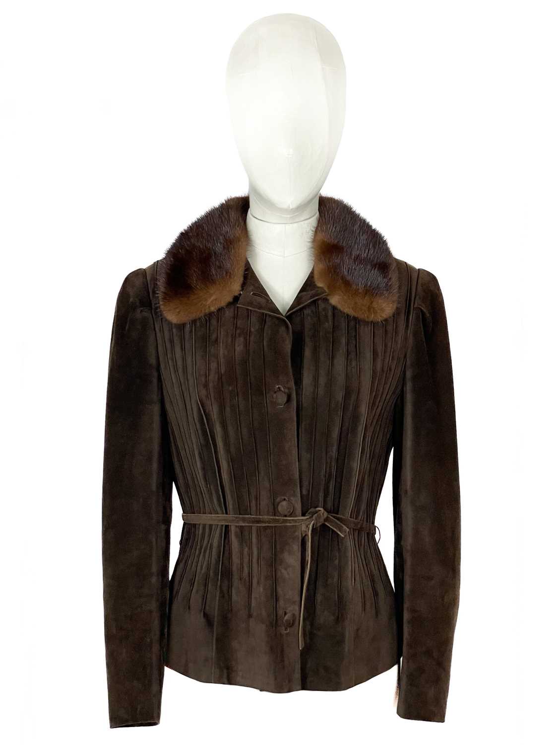 A Beltrami brown suede leather fitted jacket and skirt set. - Image 2 of 5